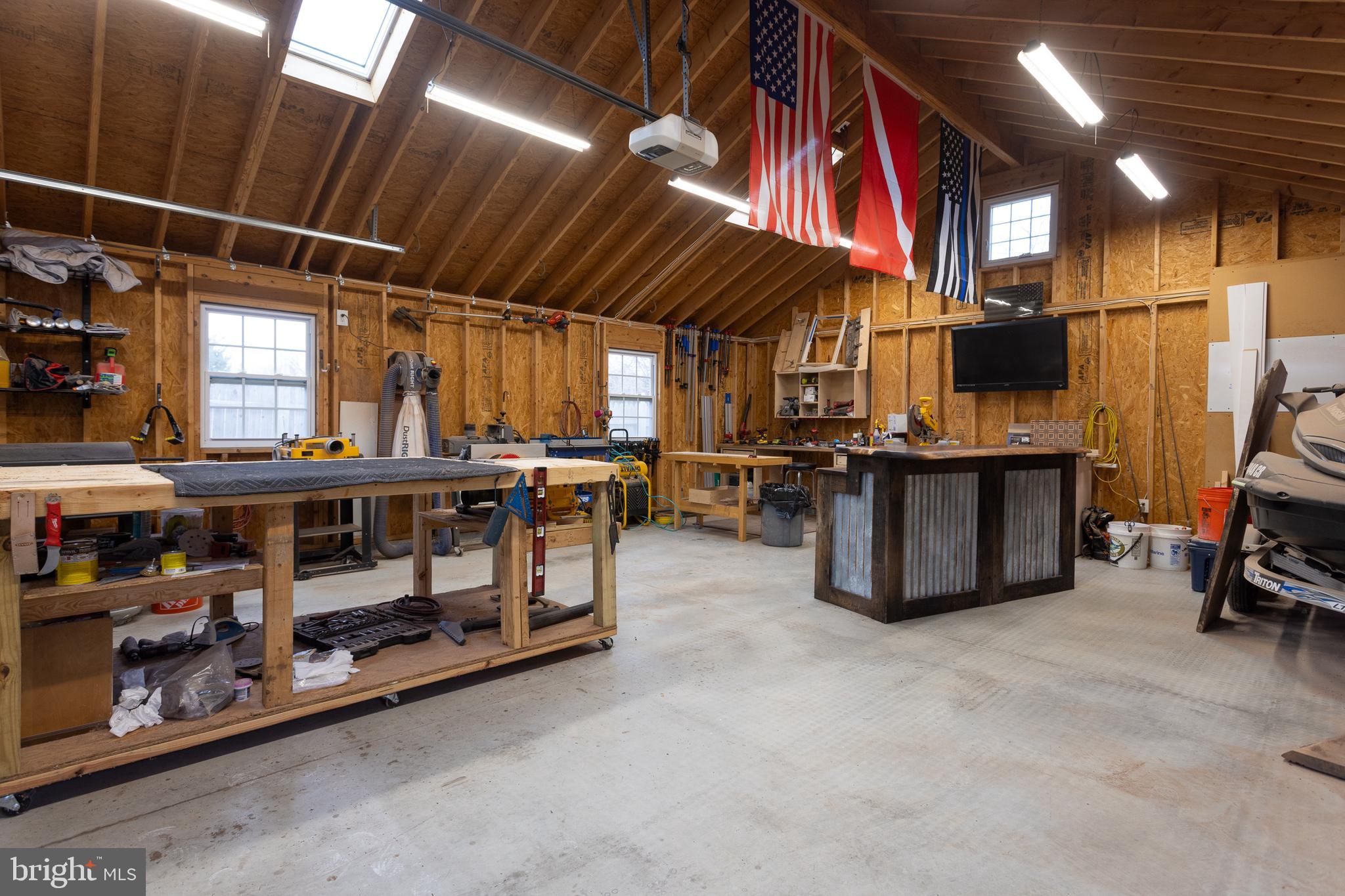 GOLDEN ACRES - Residential