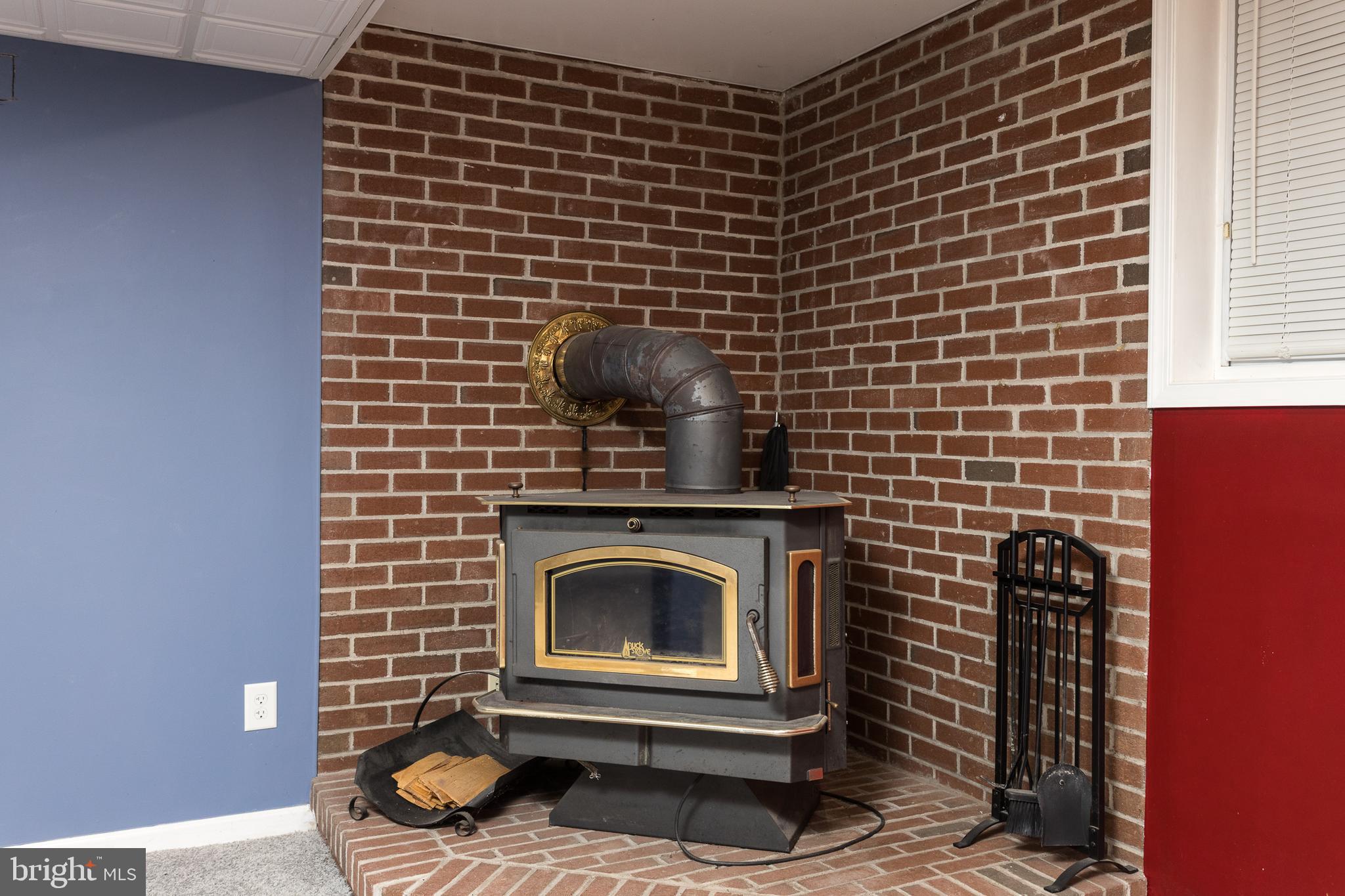 GOLDEN ACRES - Residential