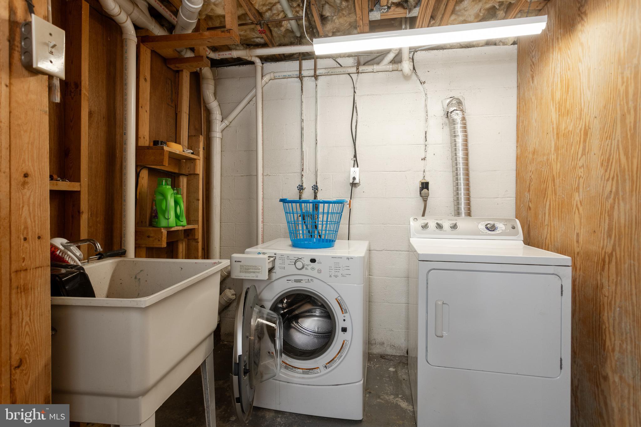 GOLDEN ACRES - Residential