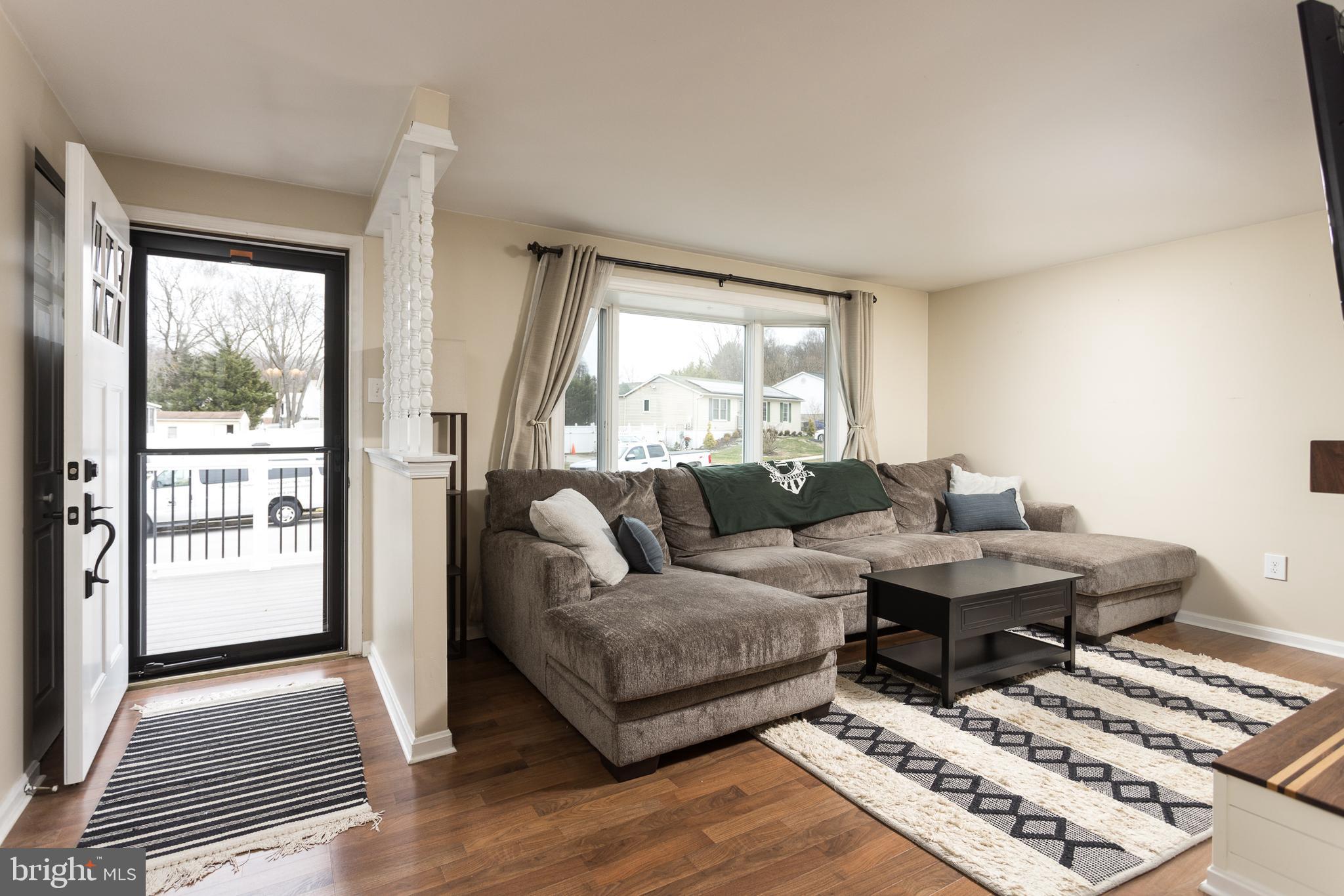 GOLDEN ACRES - Residential