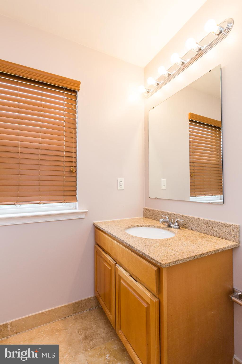 GRADUATE HOSPITAL - Residential Lease