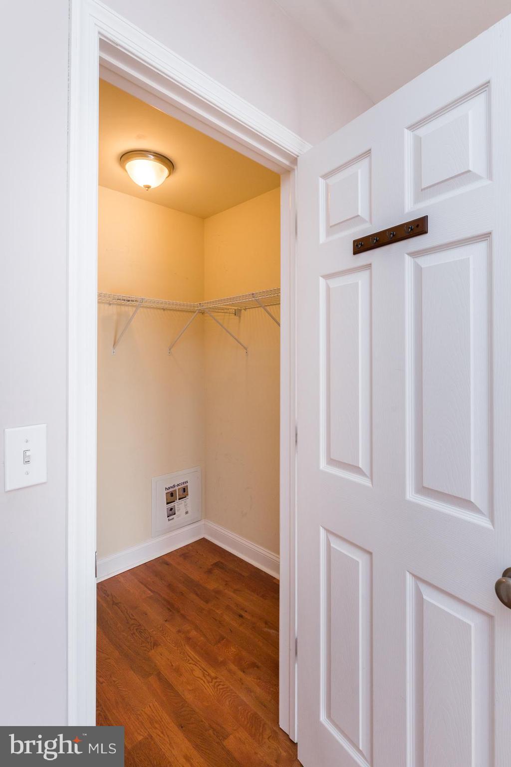 GRADUATE HOSPITAL - Residential Lease