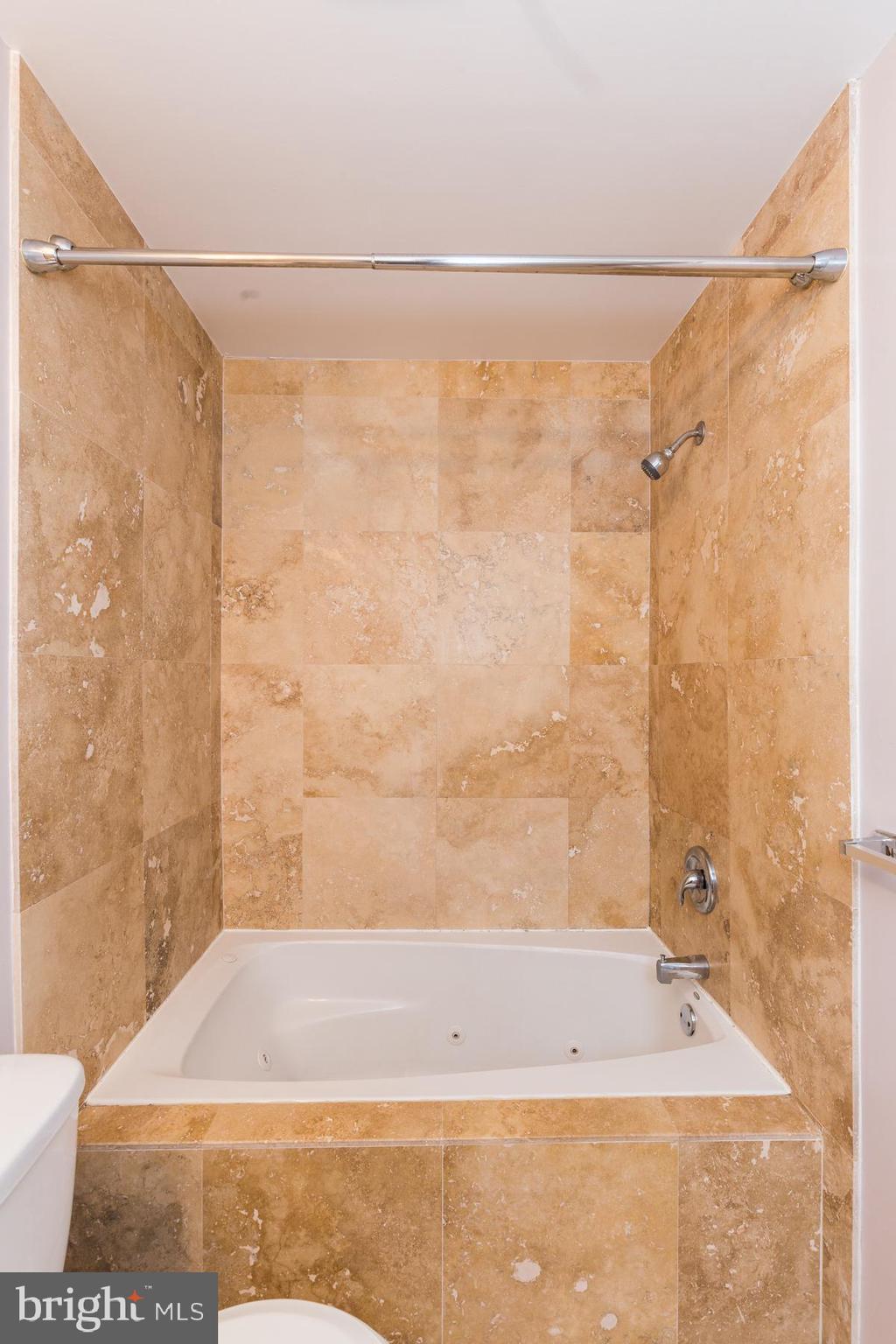 GRADUATE HOSPITAL - Residential Lease