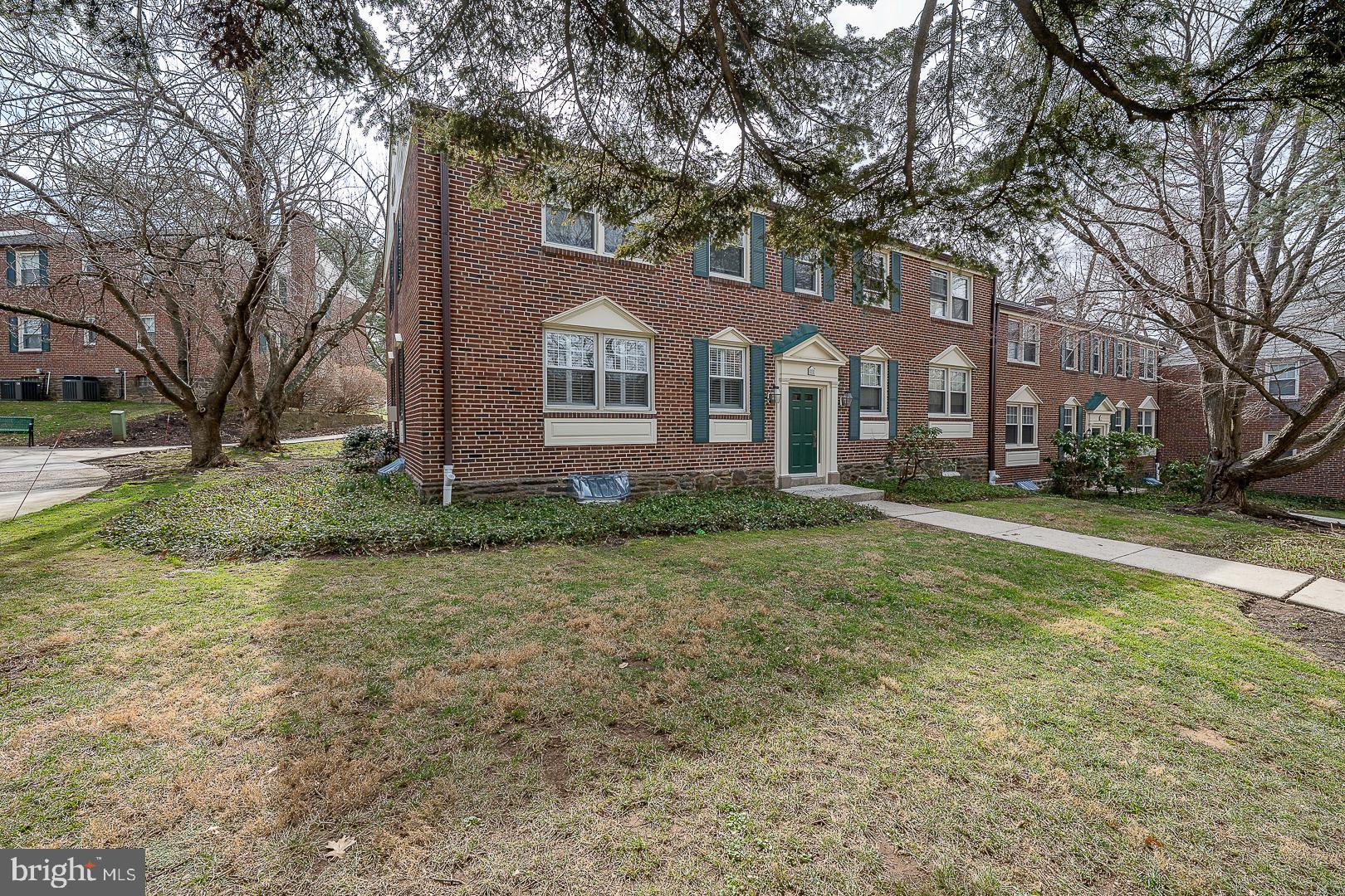 500 E LANCASTER AVENUE