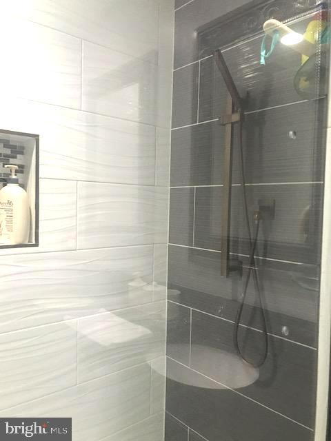 RIDGELEIGH - Residential Lease