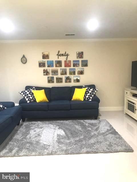 RIDGELEIGH - Residential Lease