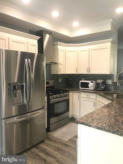 RIDGELEIGH - Residential Lease