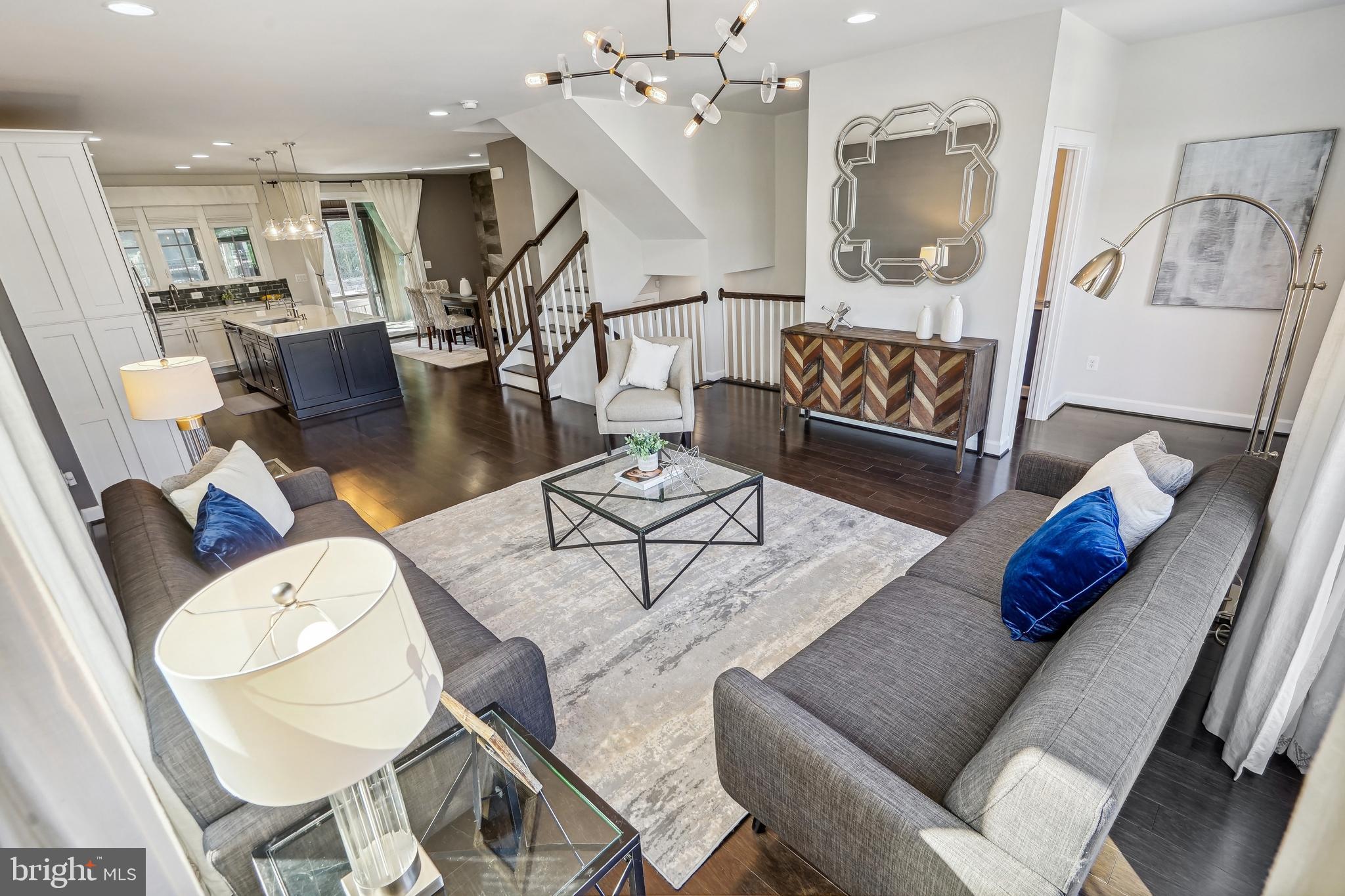 METRO ROW - Residential