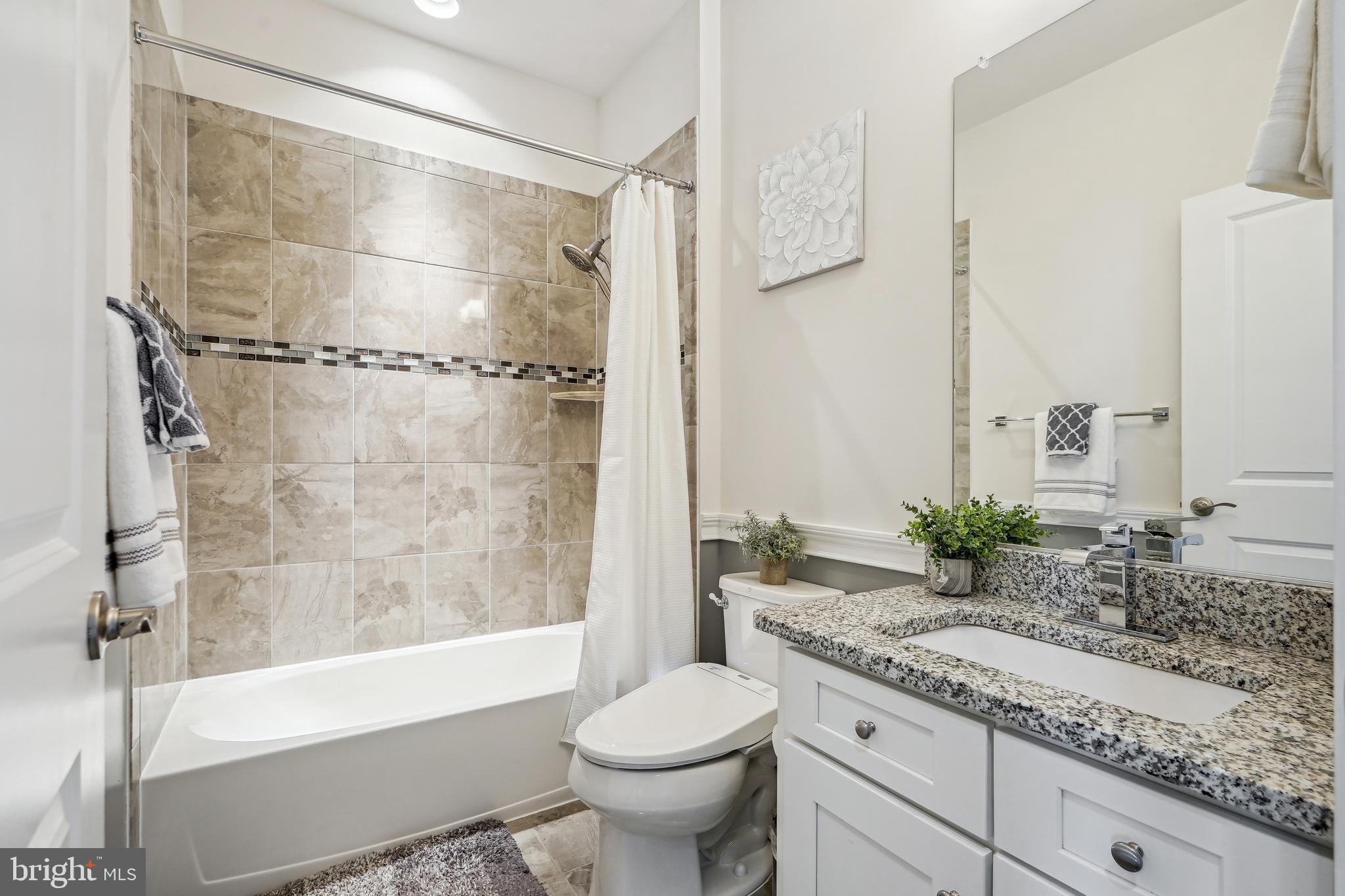 METRO ROW - Residential