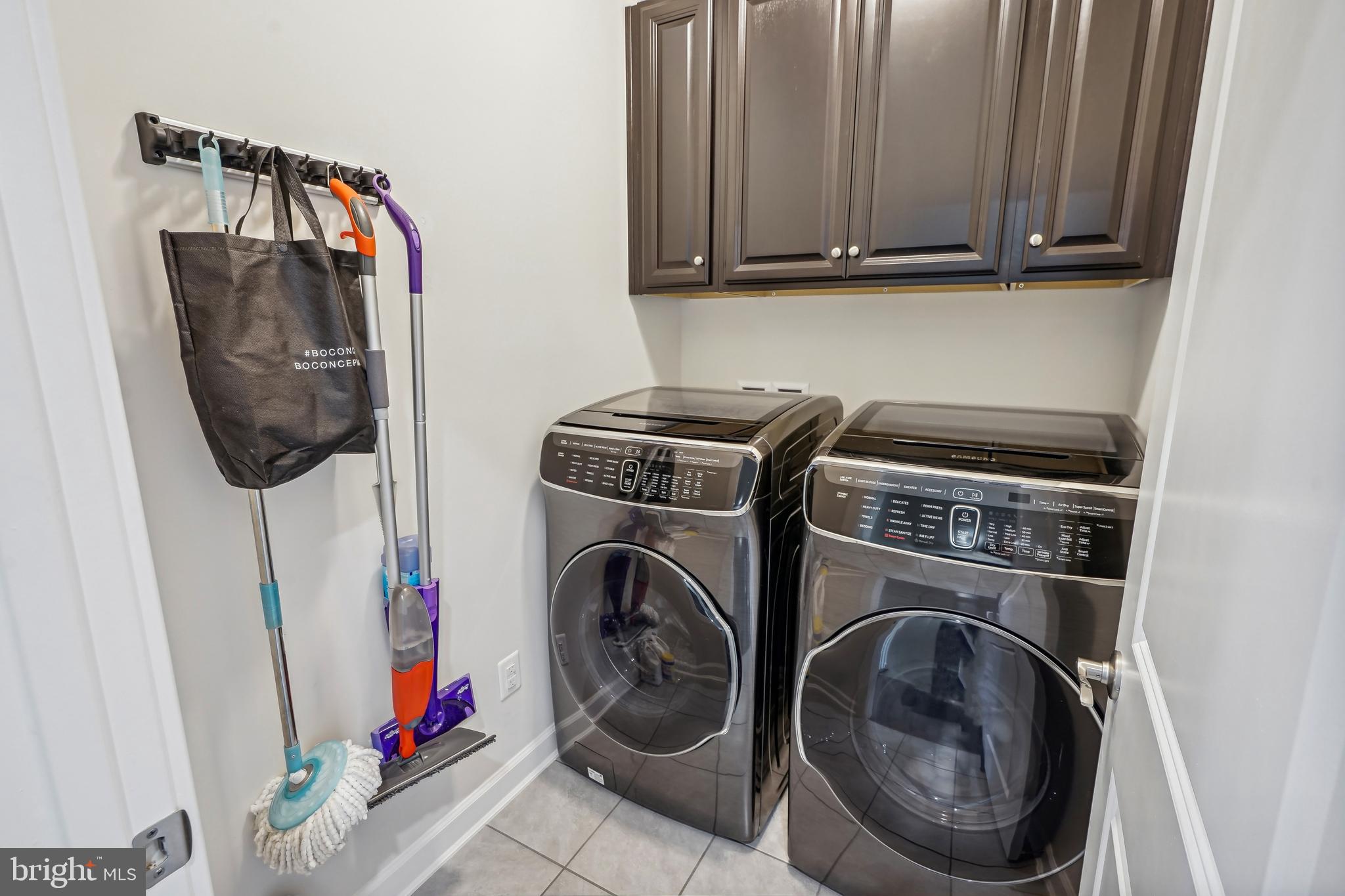 METRO ROW - Residential