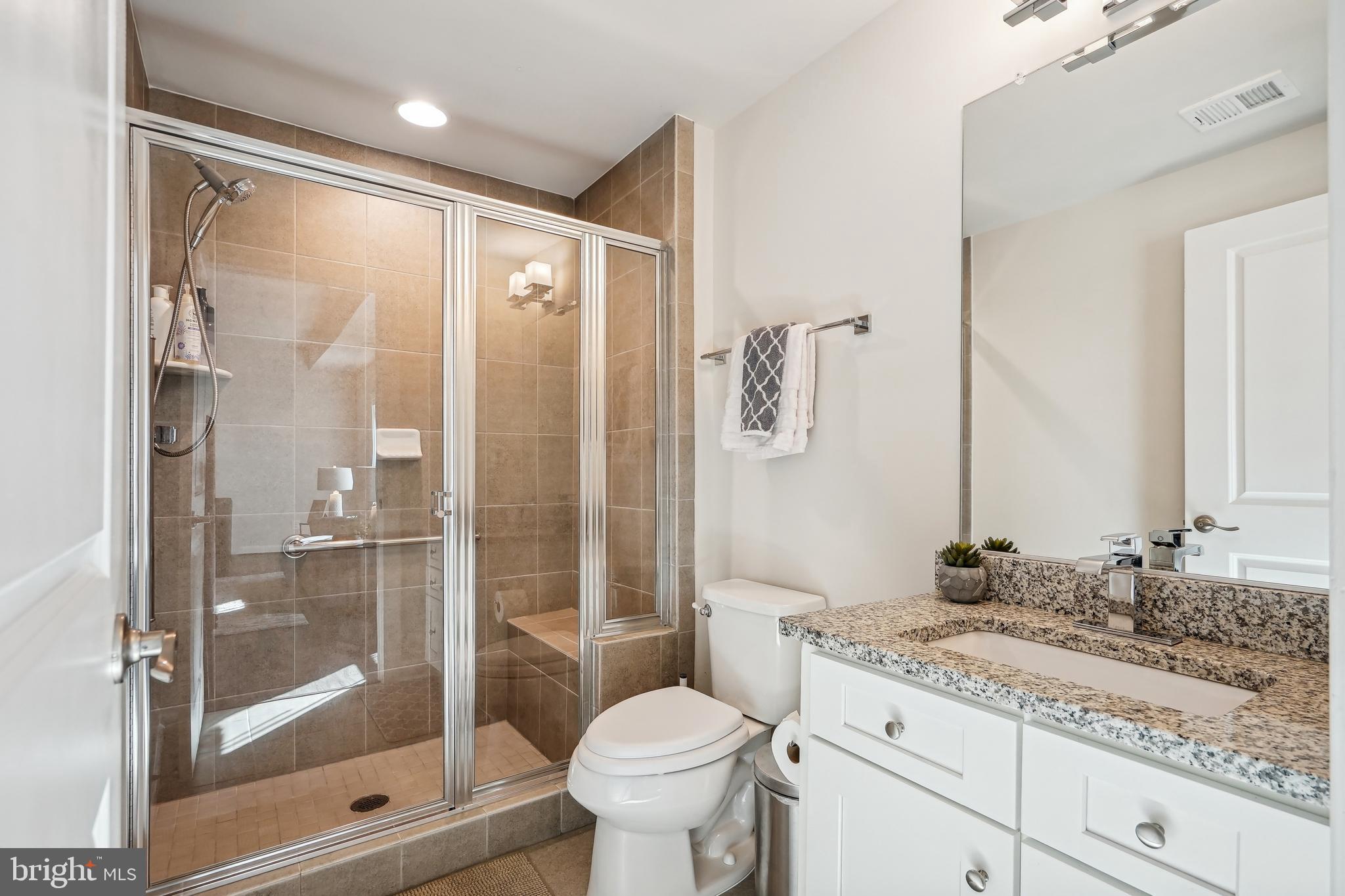 METRO ROW - Residential