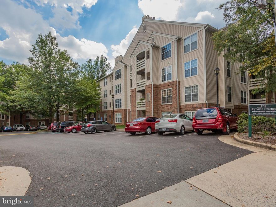 Convenient patio level 1 bed 1 bath in Reynolds Prospect * Updated Kit w/Stainless Appliances, Maple Cabinets & Breakfast Bar * Bright & Cheerful Liv Rm  & Wood Burning FP * Walk-in Closet * Updated Bath. Hrdwd  Flrs Thru-out * Full-Size HE W/D * Private Patio w/Storage Closet * 2+ Pking Passes  * 10-15 mins to Ft Belvoir *20-25 Mins to Pentagon * DCA Just 30 Mins *  Good Credit/Reference a Must *