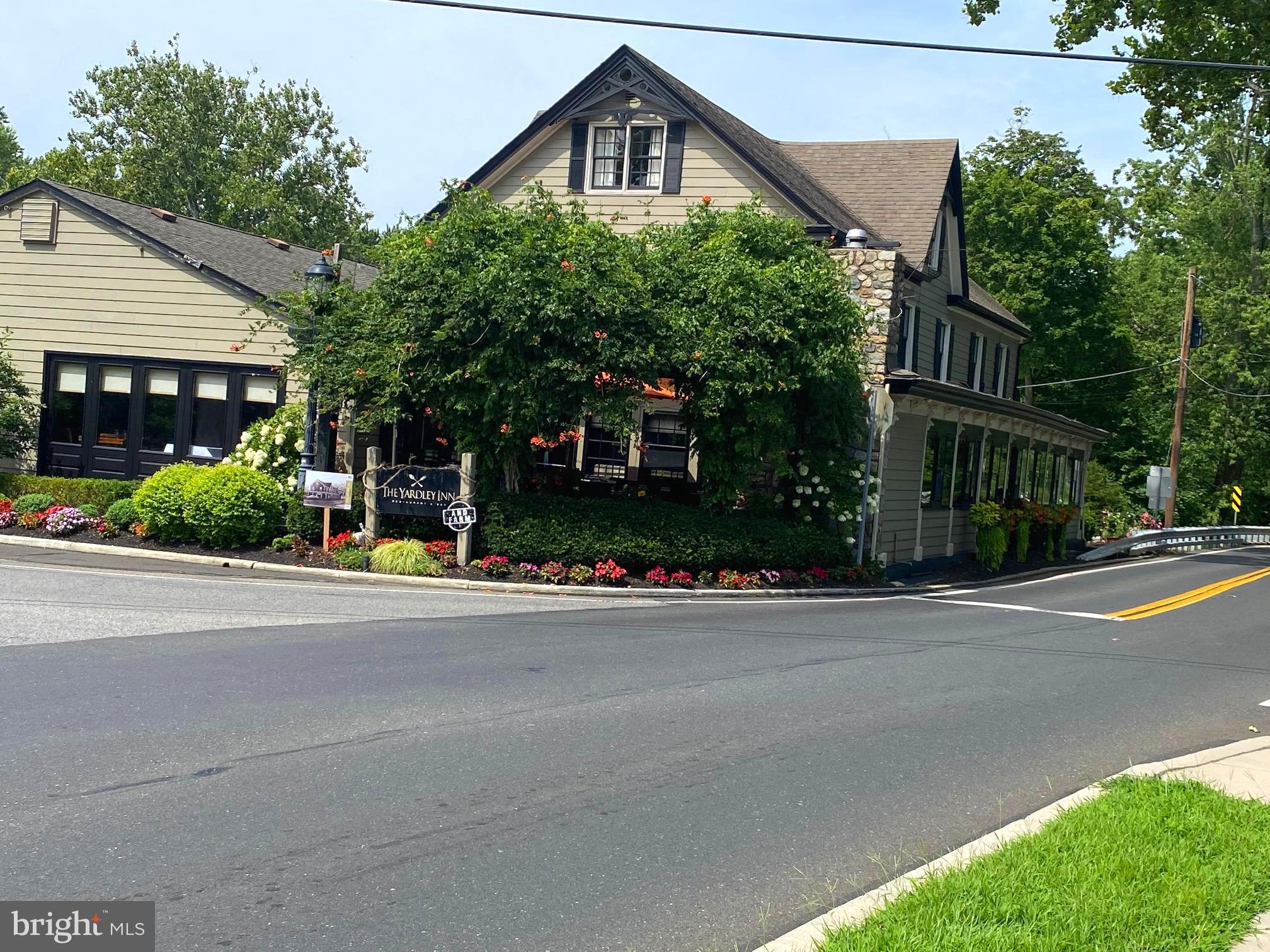 YARDLEY COMMONS - Residential