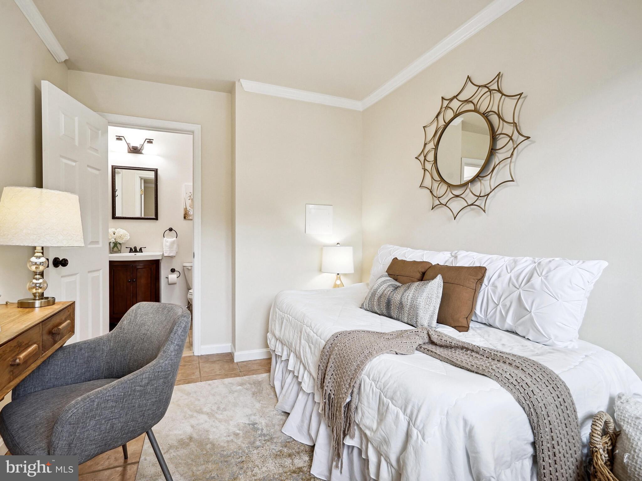 MONTCLAIR MEWS - Residential