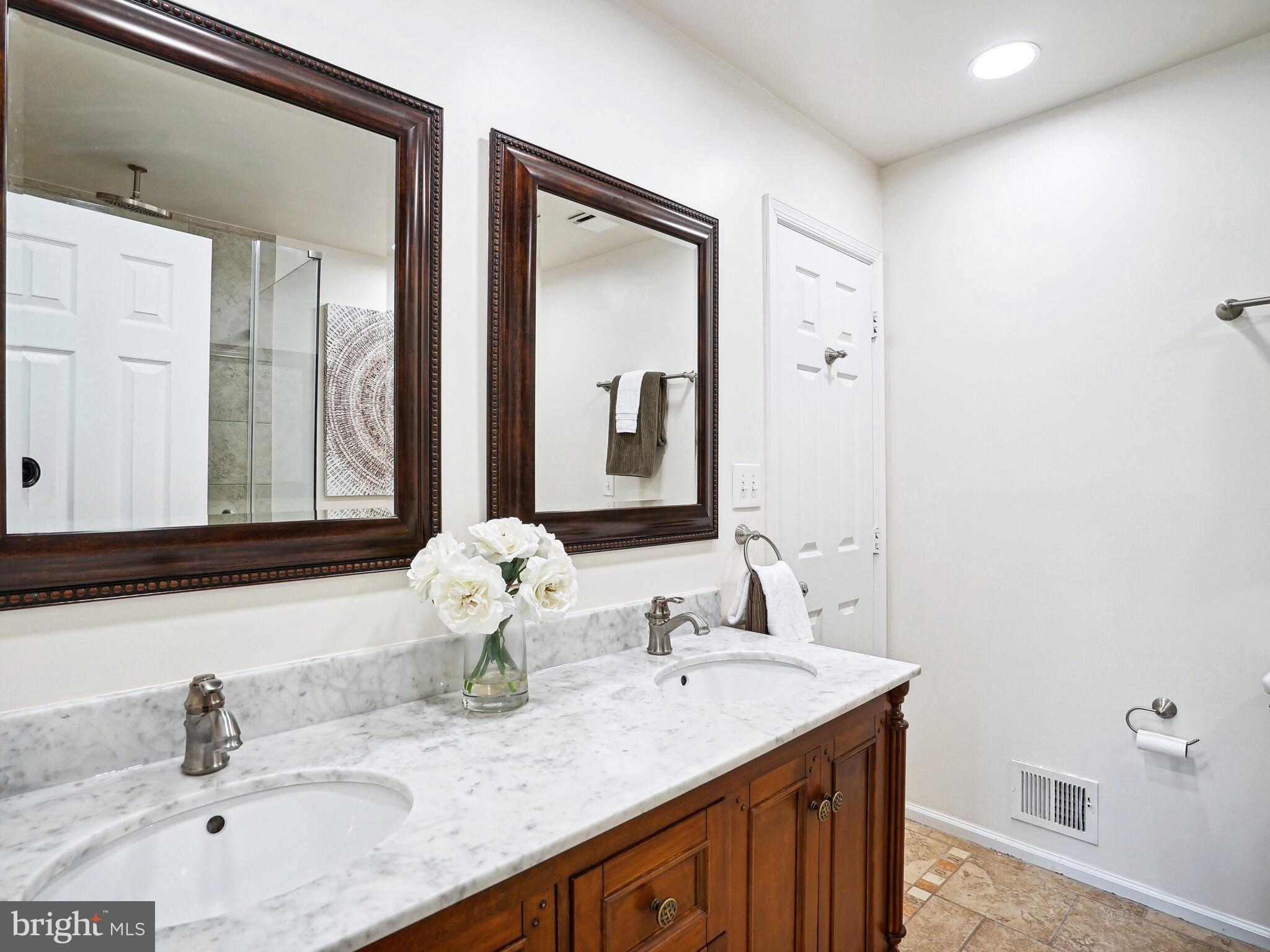 MONTCLAIR MEWS - Residential