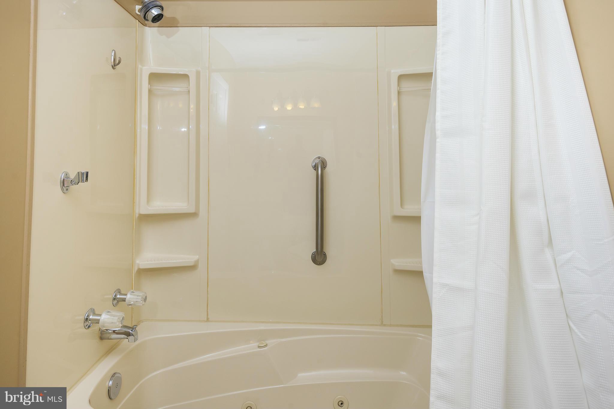 THE PROVINCES - Residential