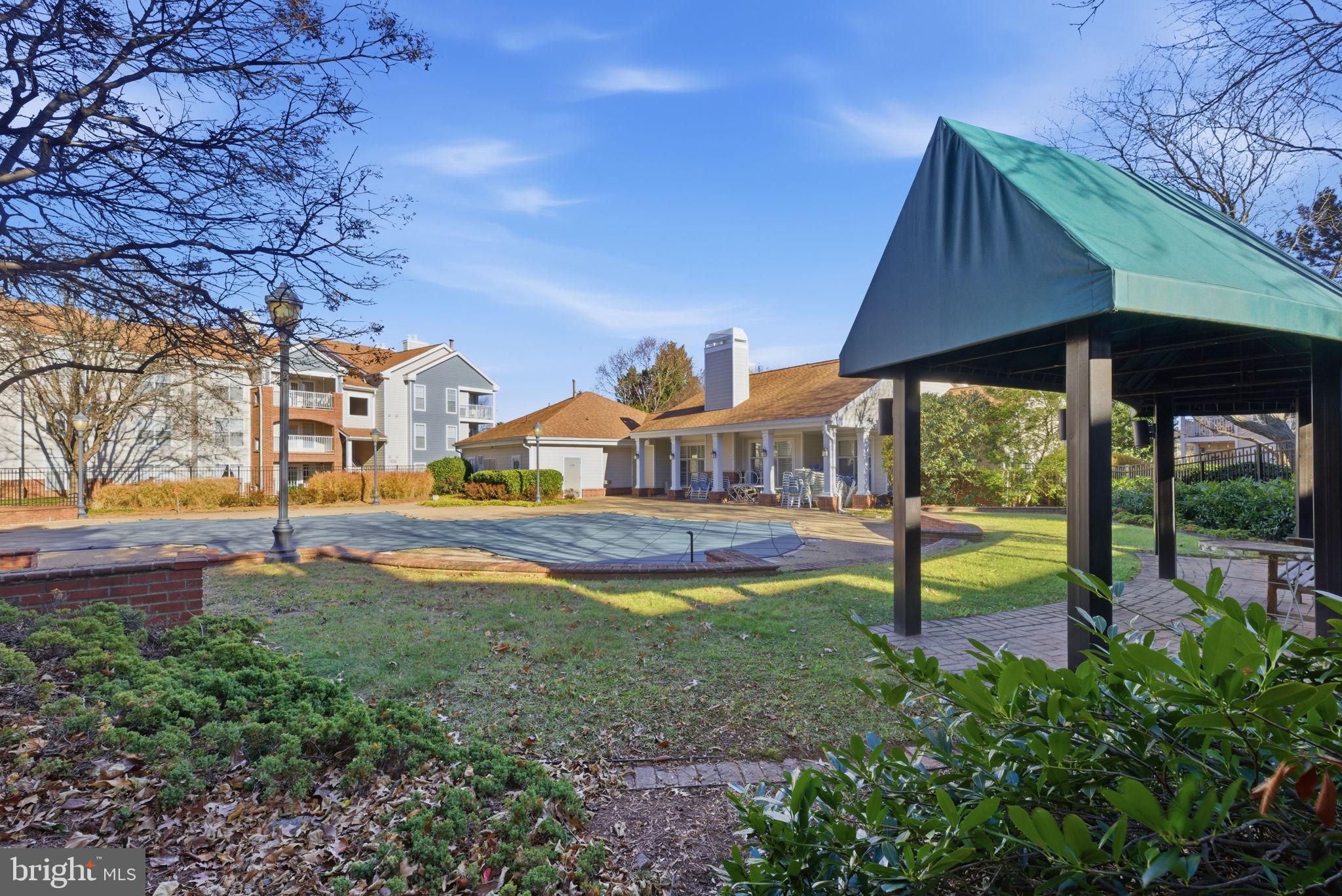 ASHBURN FARM - Residential