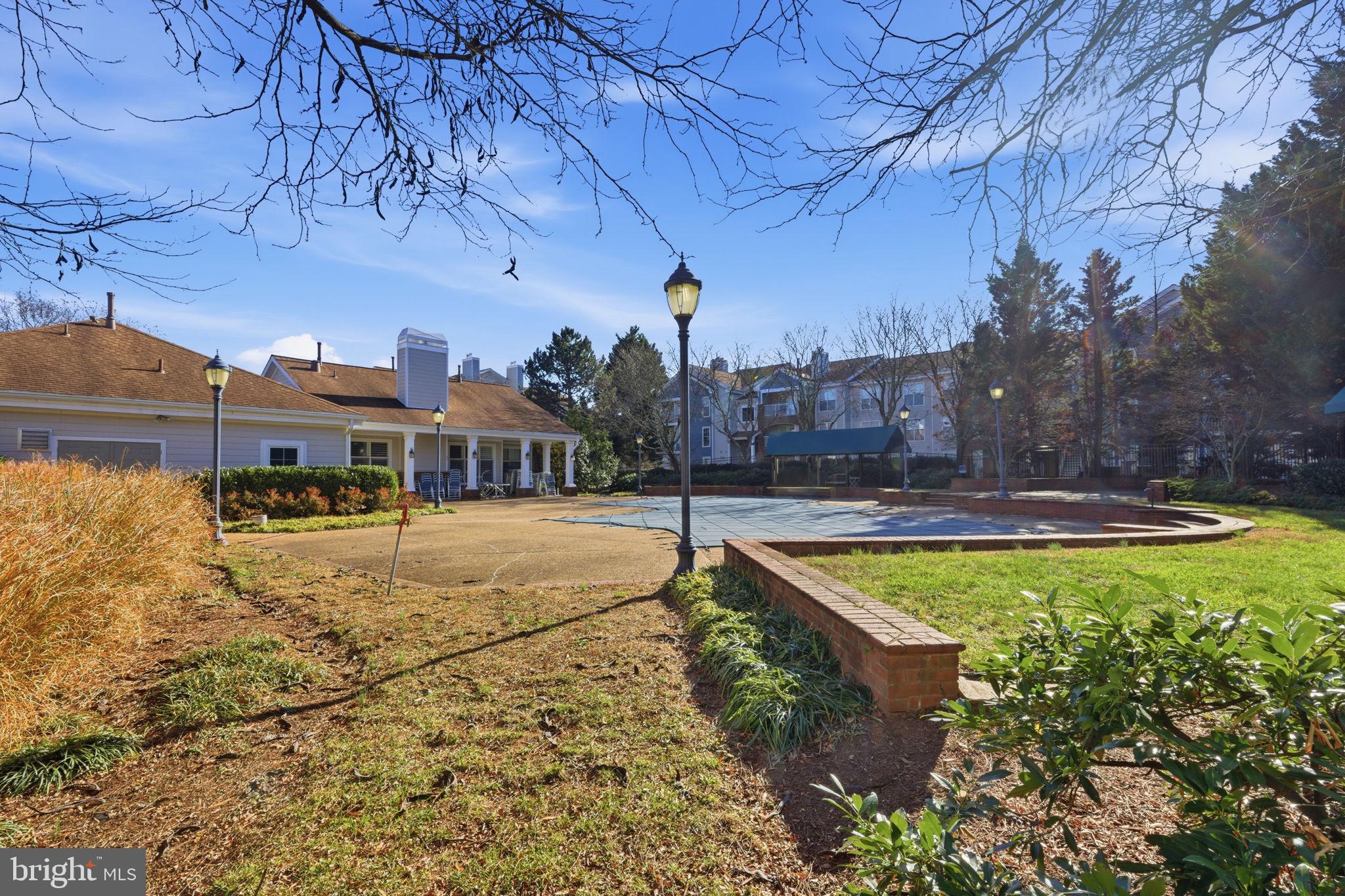 ASHBURN FARM - Residential