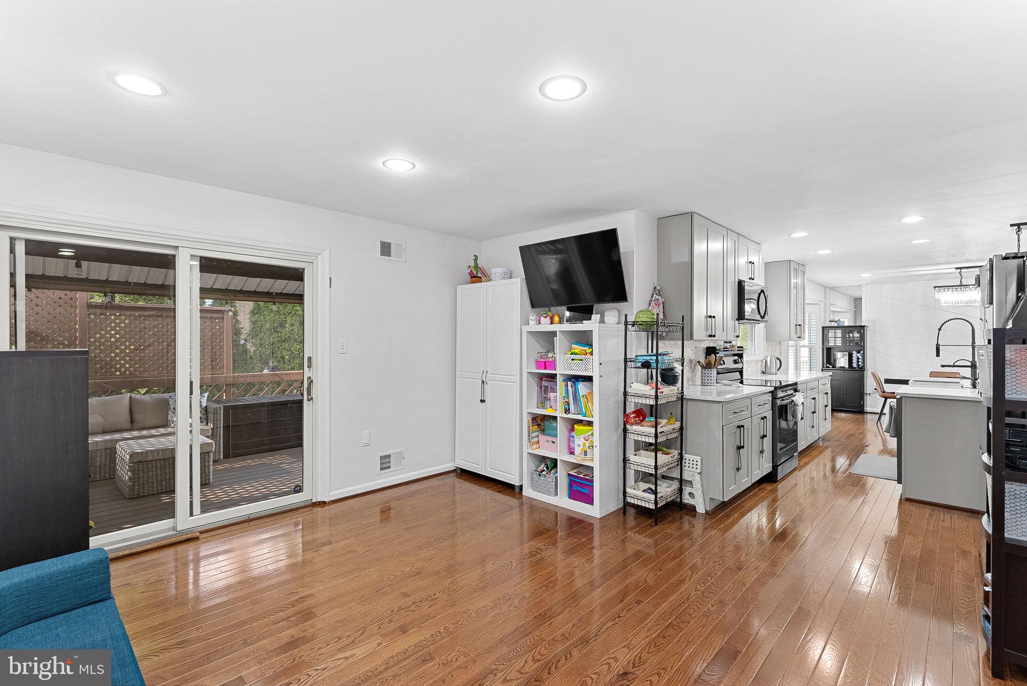 BURKE CENTRE - Residential