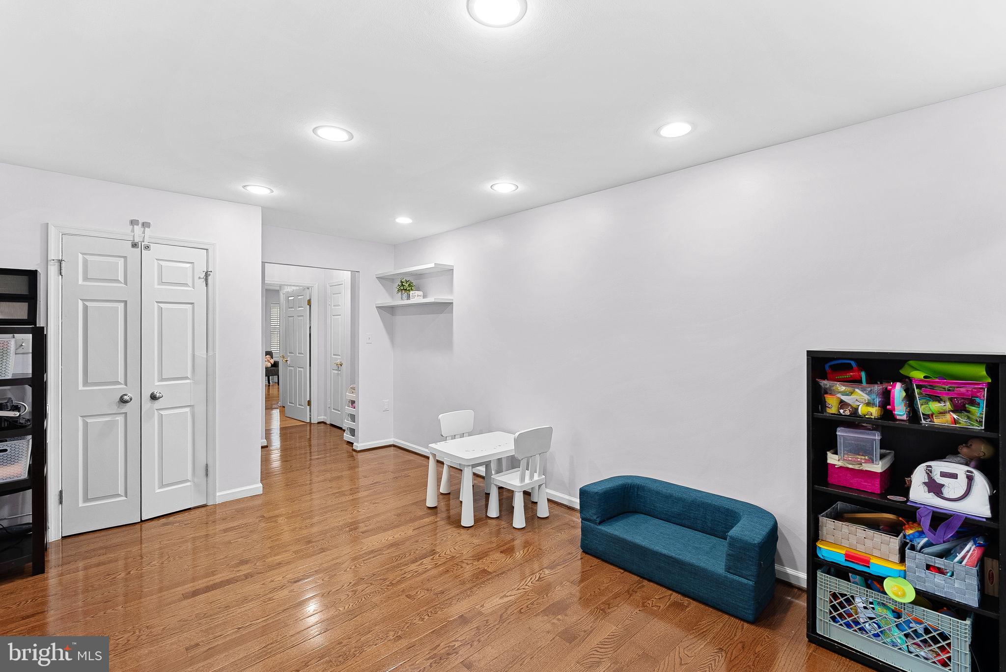 BURKE CENTRE - Residential