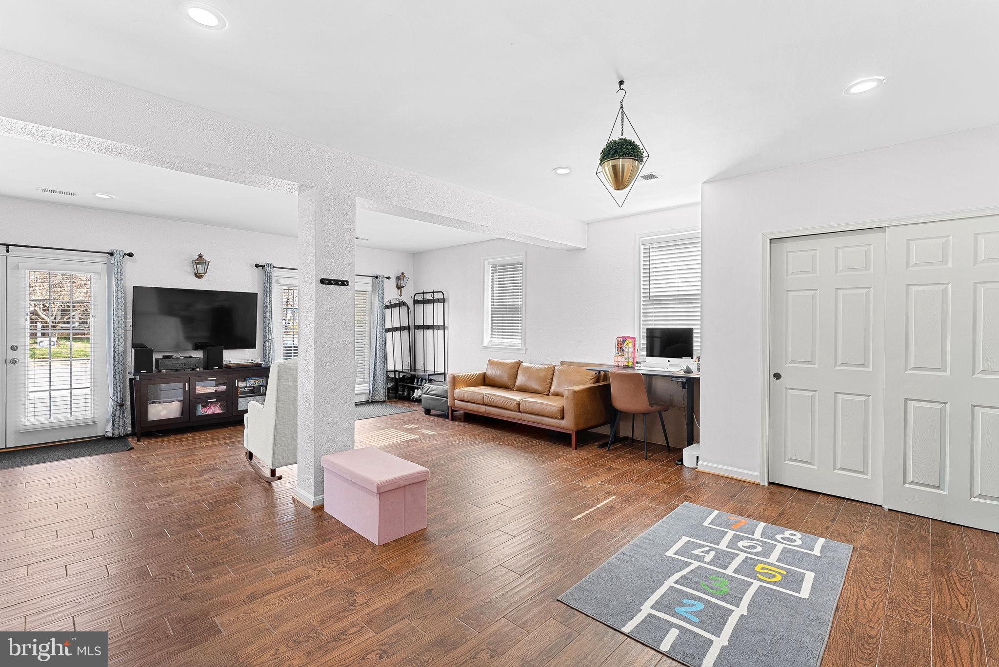 BURKE CENTRE - Residential