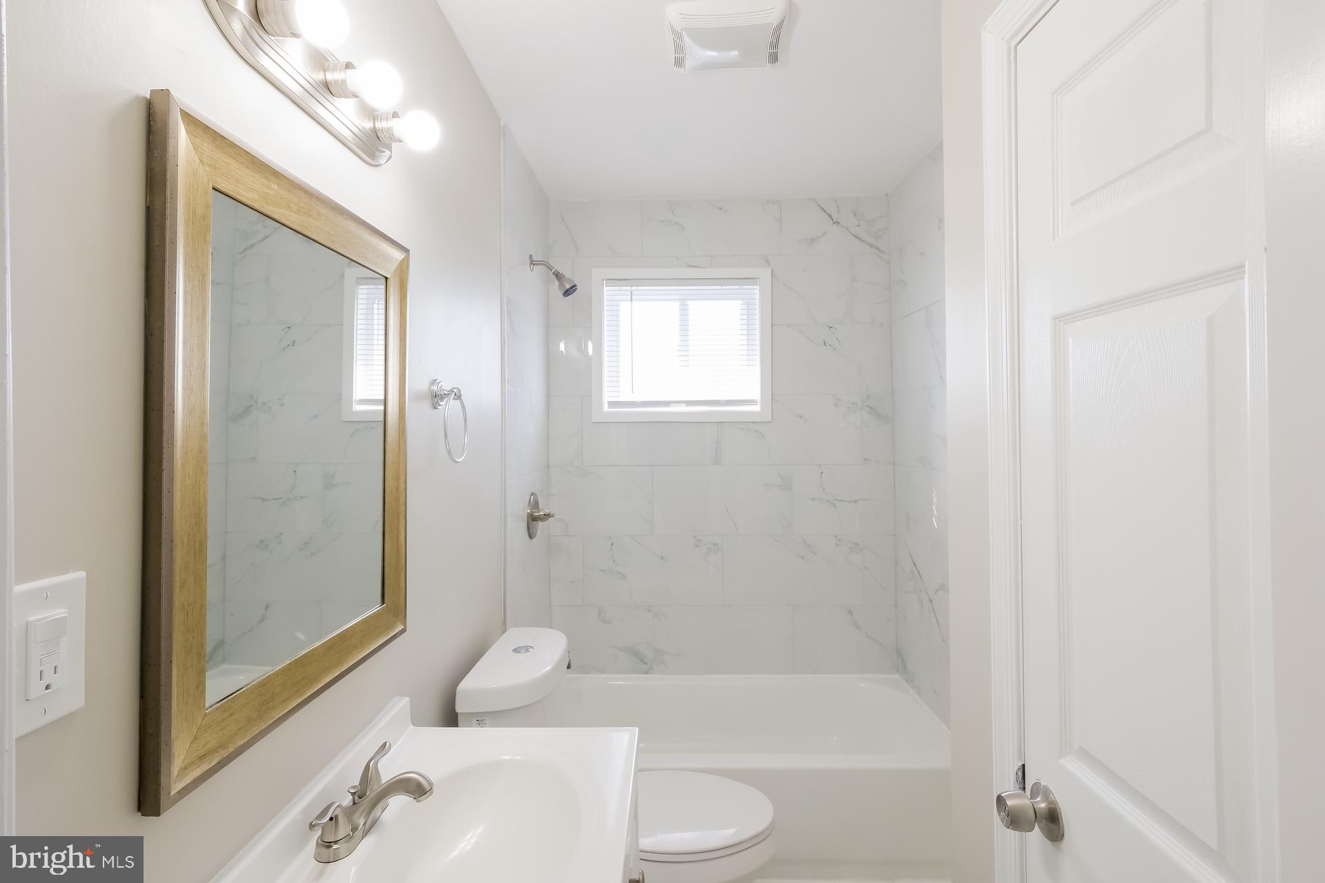 EASTWOOD - Residential Lease