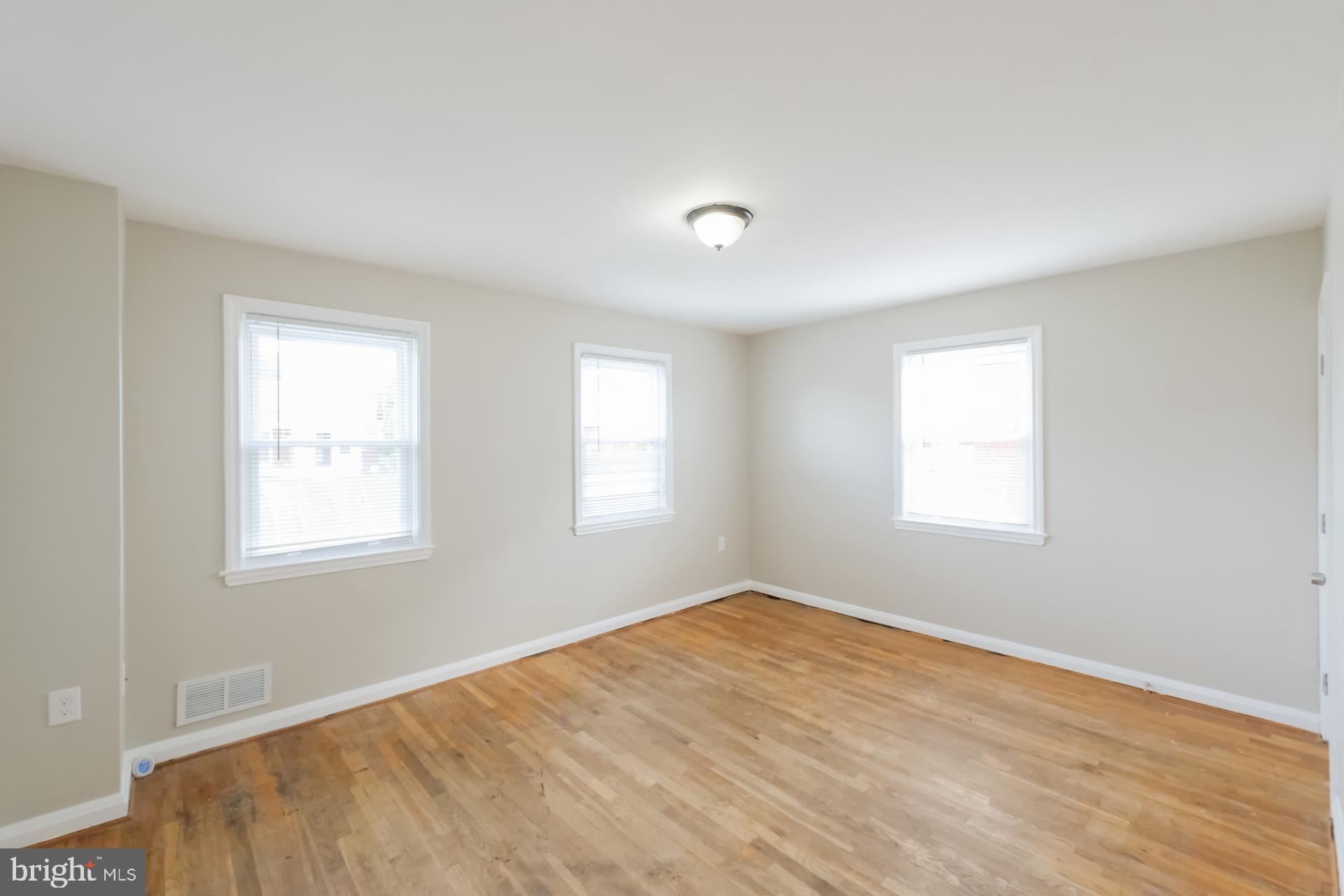 EASTWOOD - Residential Lease