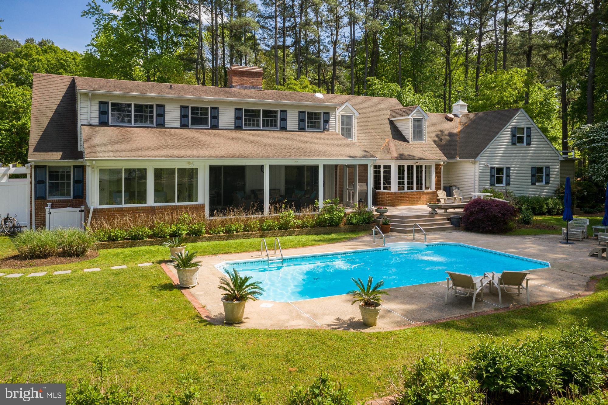 WAVERLY ISLAND ESTATES - Residential