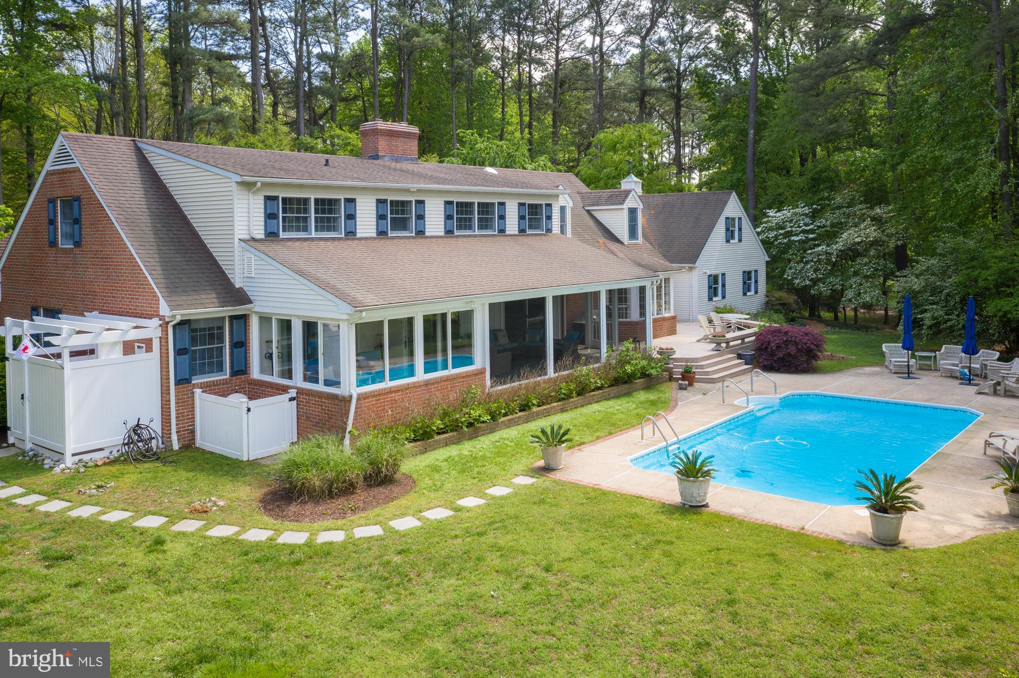 WAVERLY ISLAND ESTATES - Residential