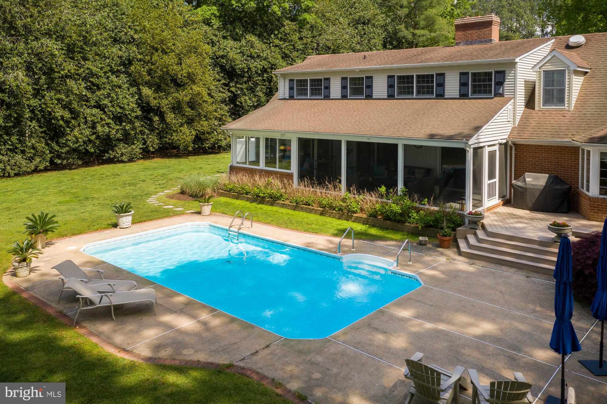 WAVERLY ISLAND ESTATES - Residential