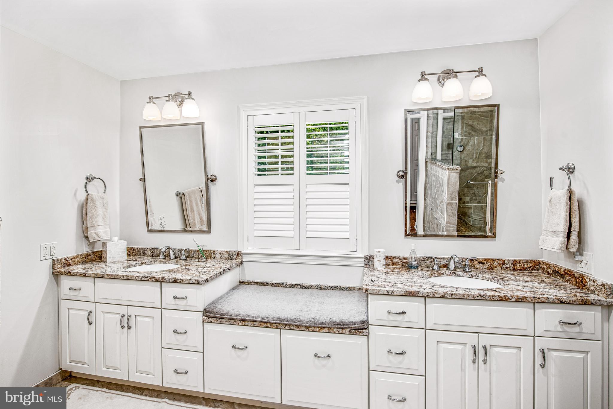 WAVERLY ISLAND ESTATES - Residential