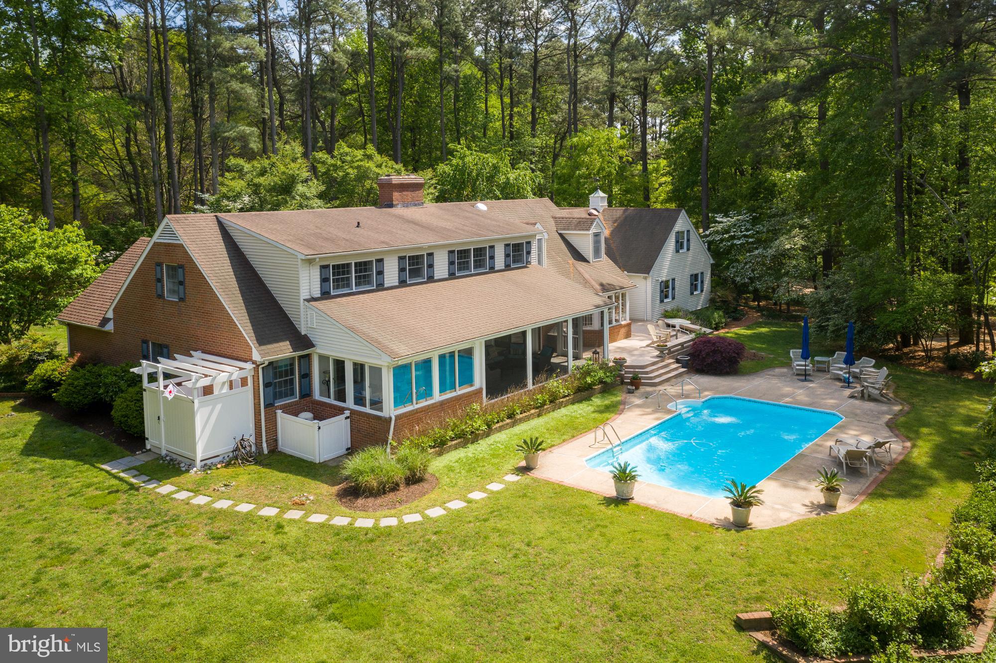 WAVERLY ISLAND ESTATES - Residential