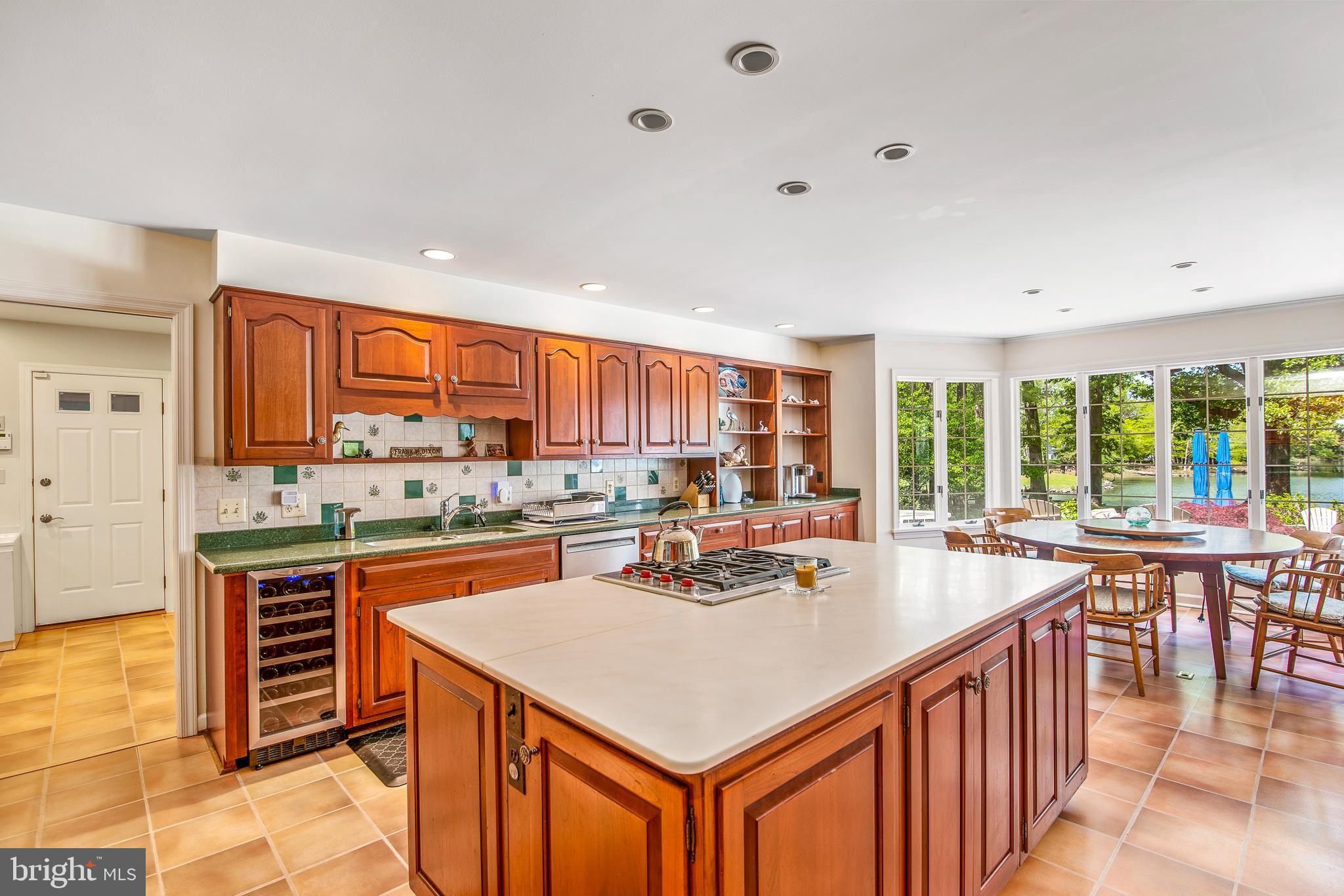 WAVERLY ISLAND ESTATES - Residential