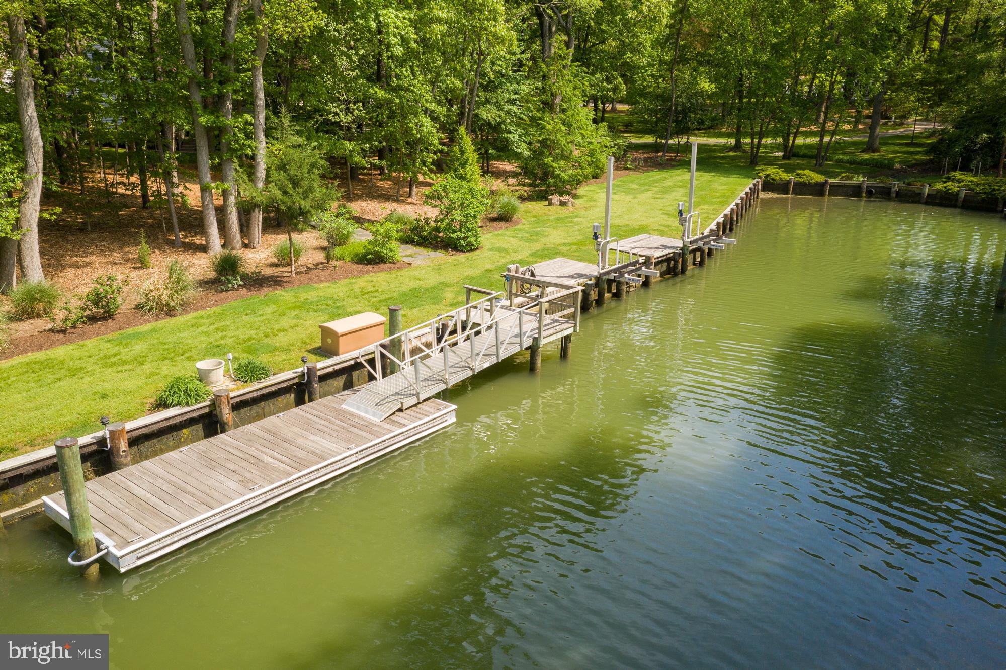 WAVERLY ISLAND ESTATES - Residential