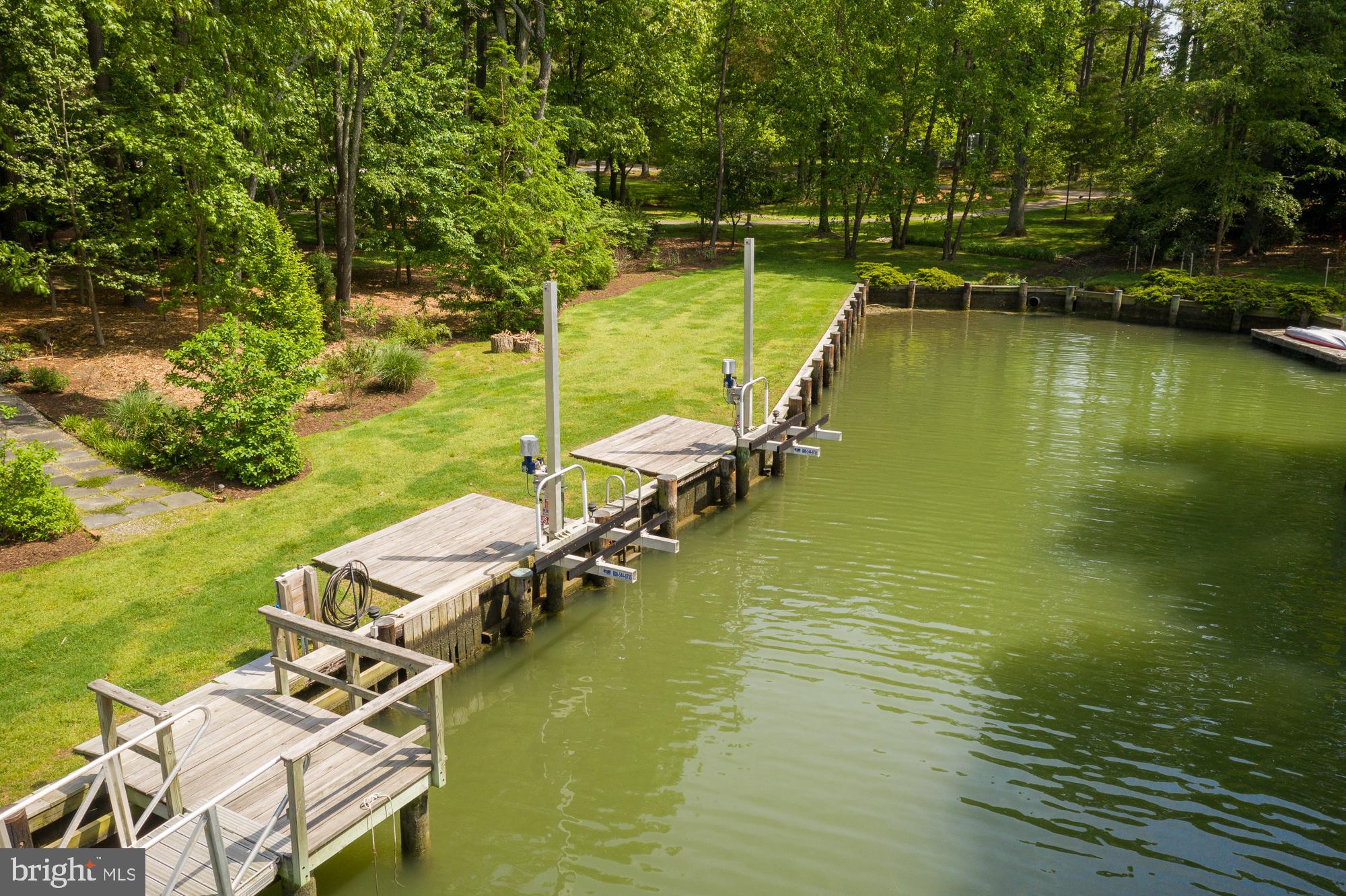 WAVERLY ISLAND ESTATES - Residential