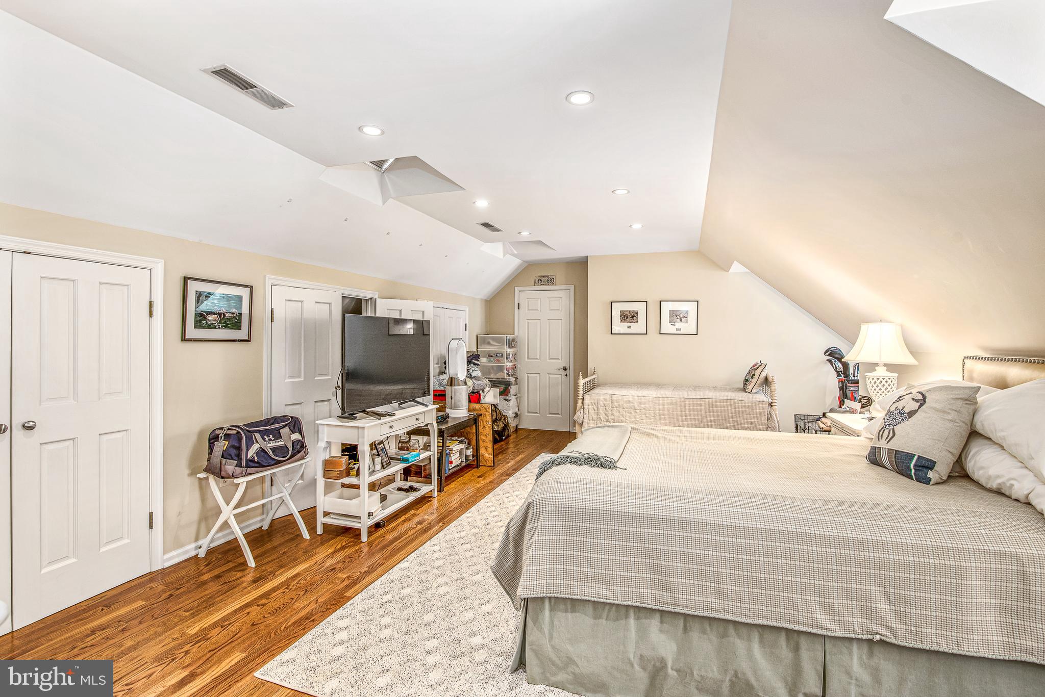 WAVERLY ISLAND ESTATES - Residential