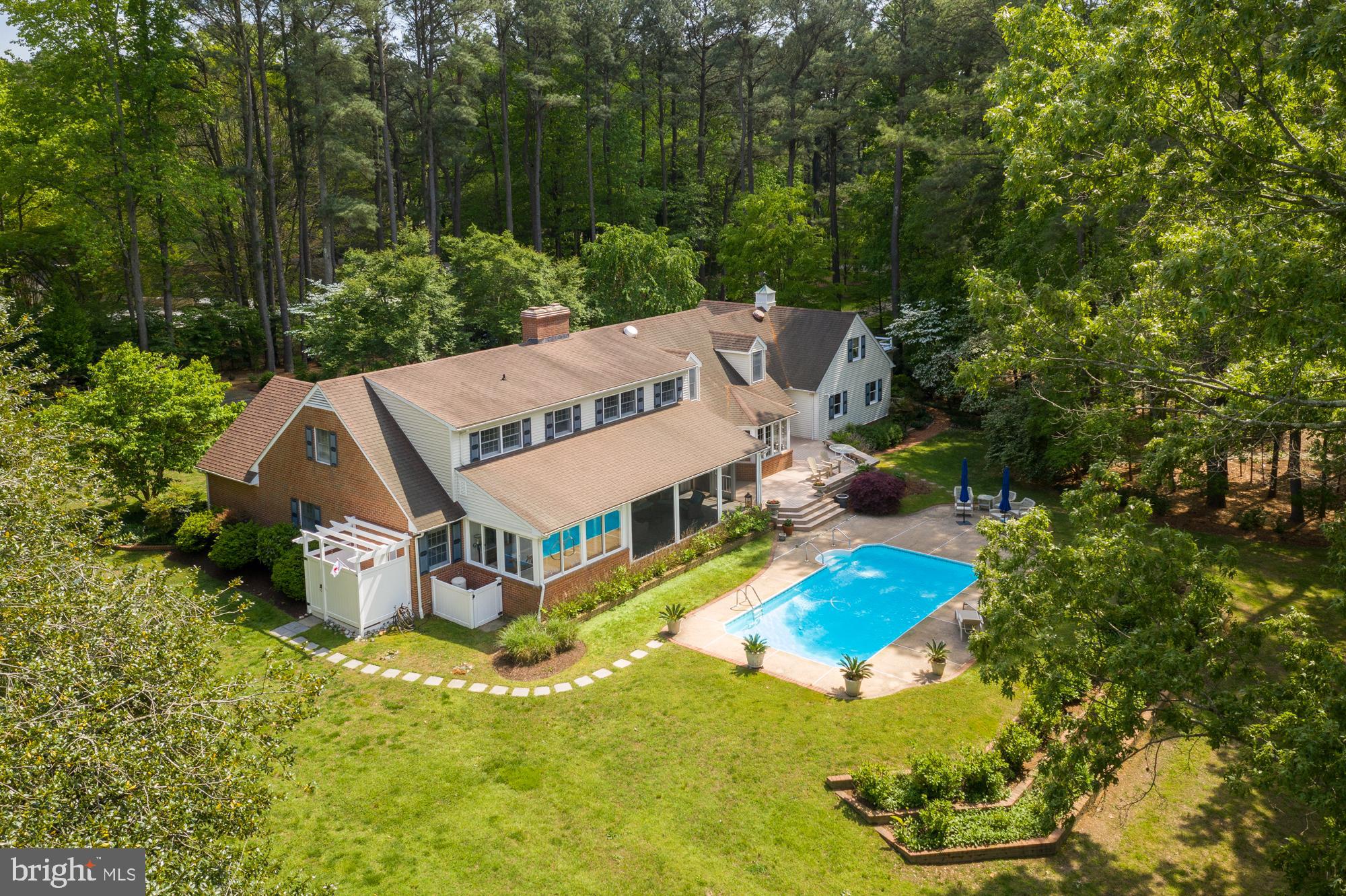 WAVERLY ISLAND ESTATES - Residential