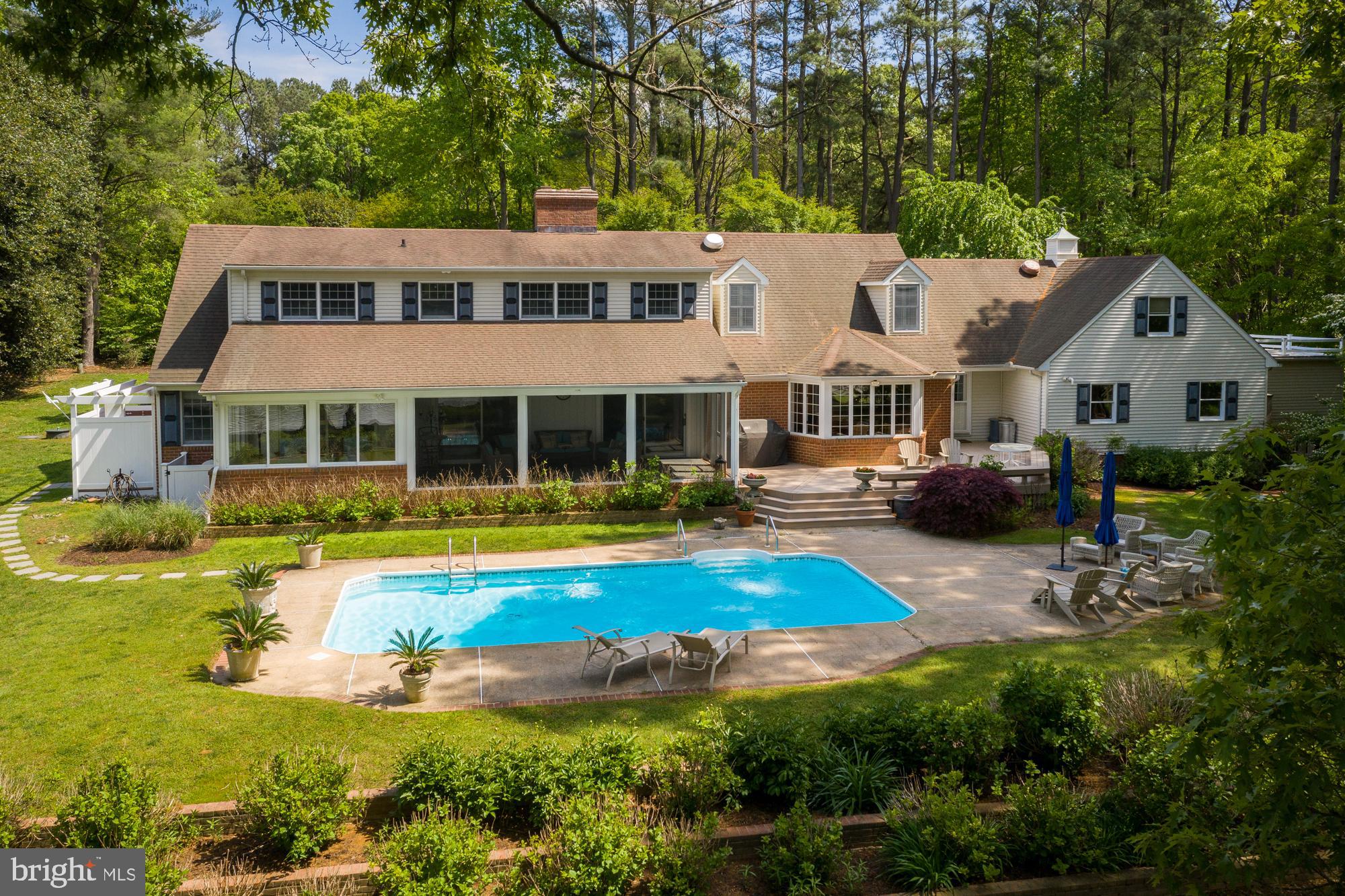 WAVERLY ISLAND ESTATES - Residential