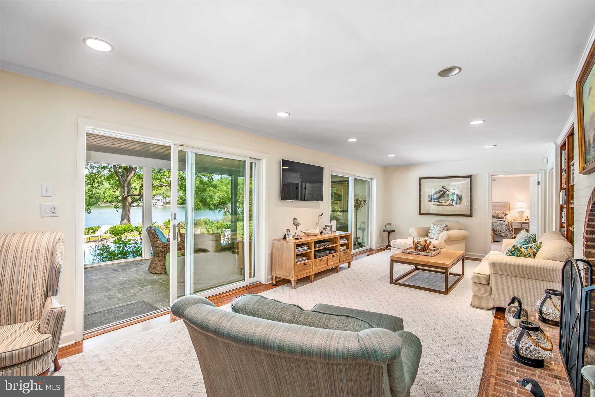 WAVERLY ISLAND ESTATES - Residential