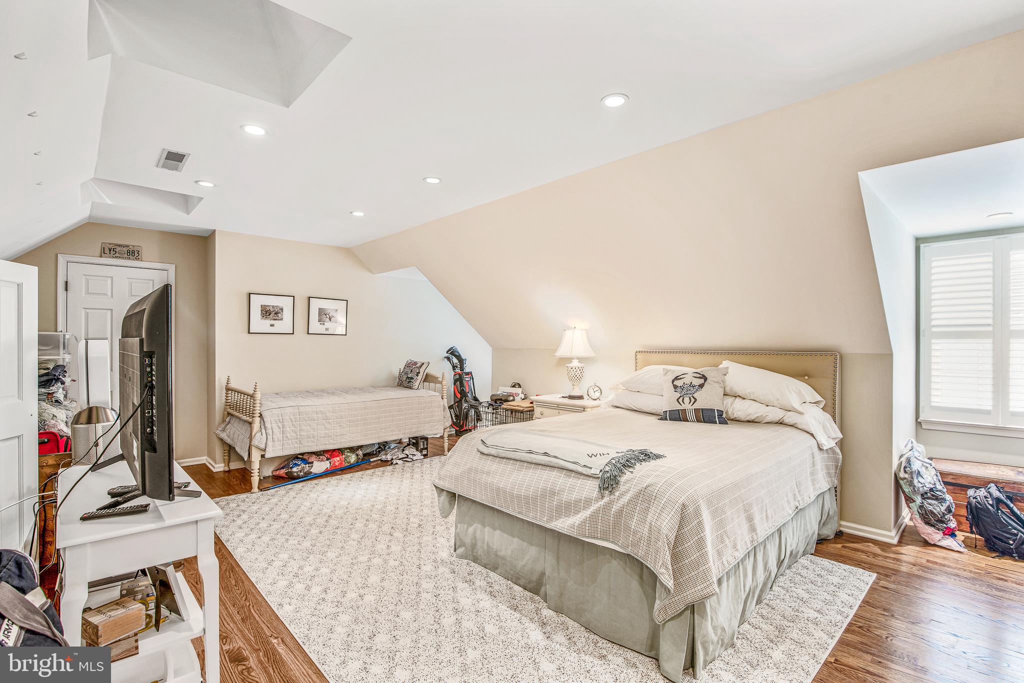 WAVERLY ISLAND ESTATES - Residential