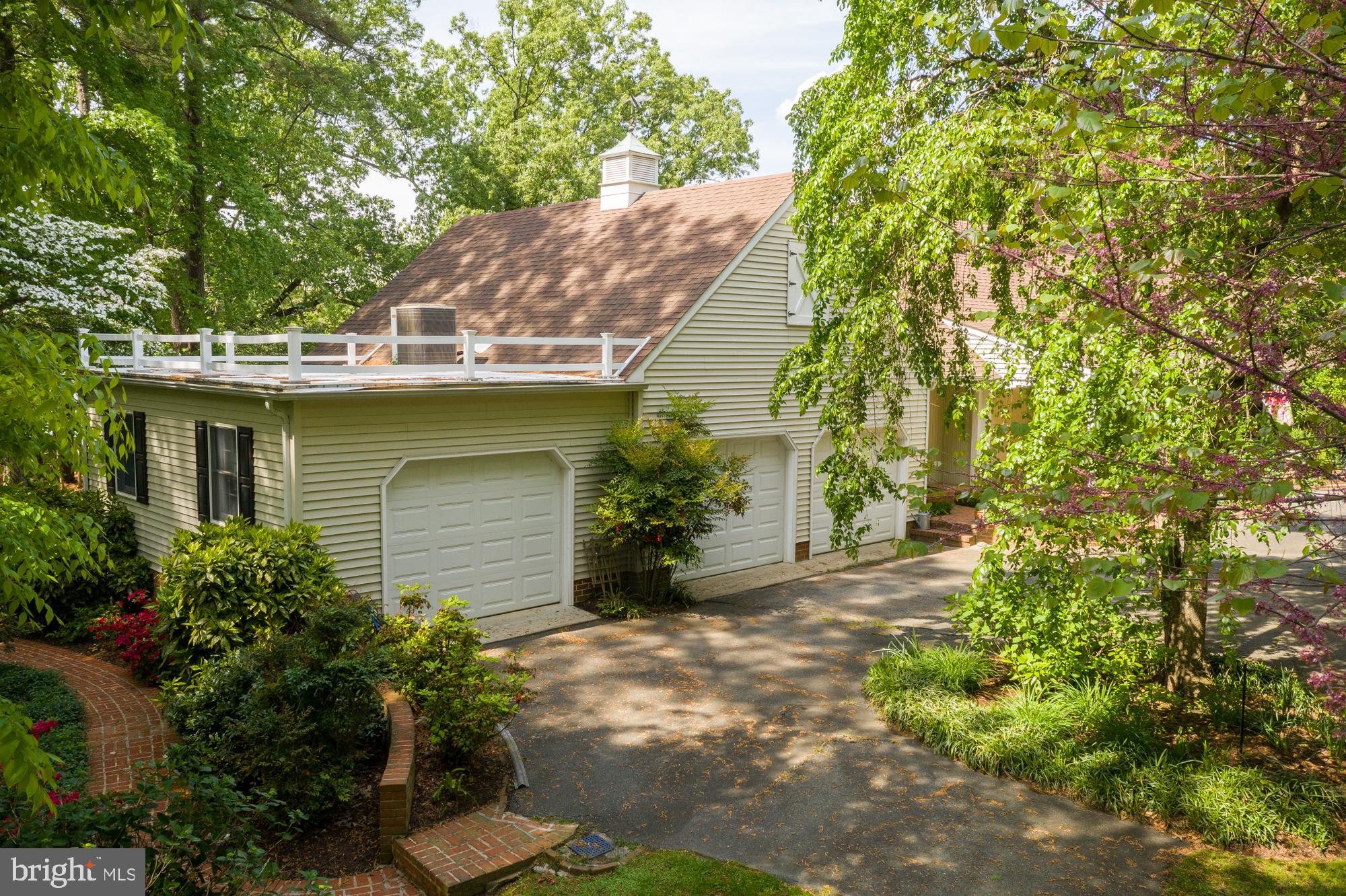 WAVERLY ISLAND ESTATES - Residential