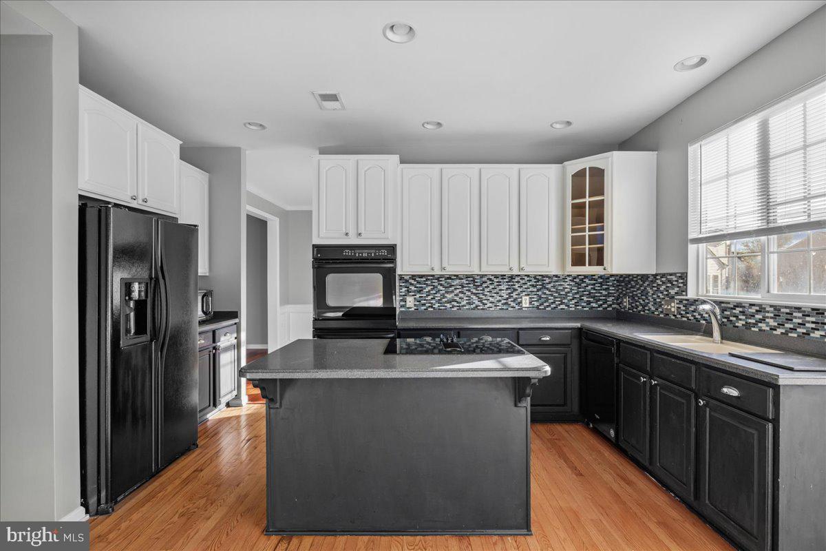 LOCUST HILL - Residential