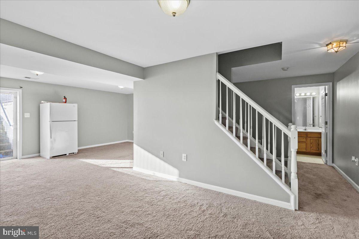 LOCUST HILL - Residential