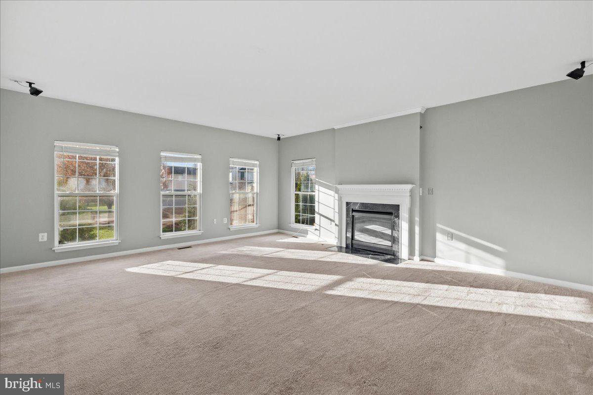 LOCUST HILL - Residential