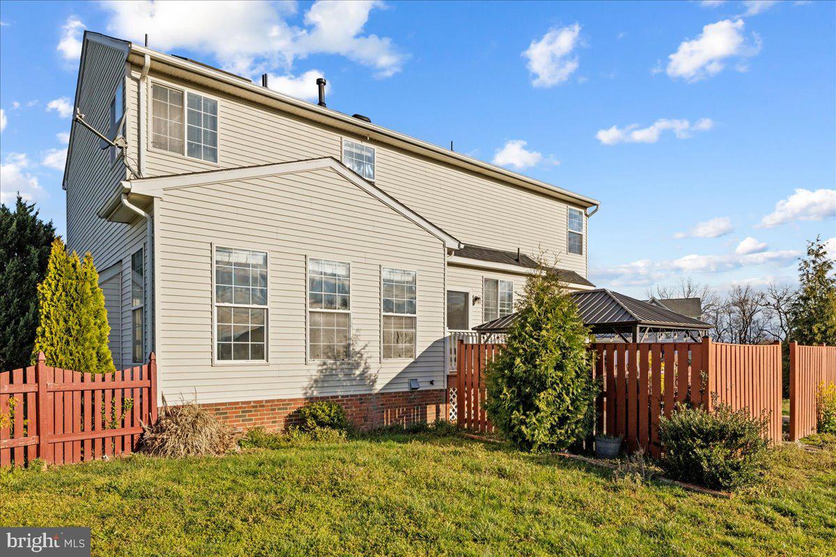 LOCUST HILL - Residential