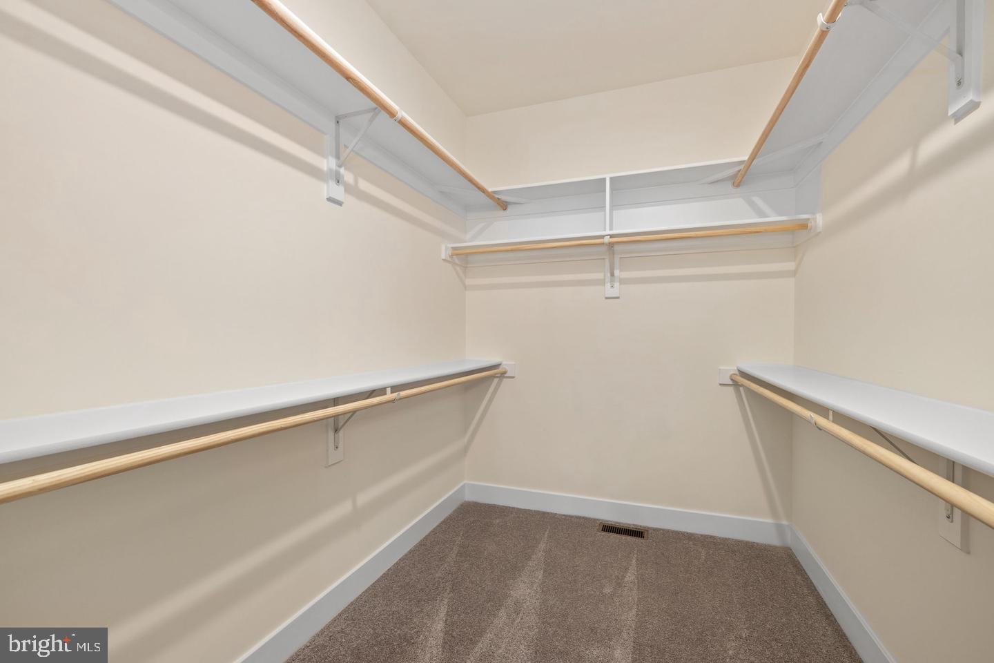 LAKE WILDERNESS - Residential Lease