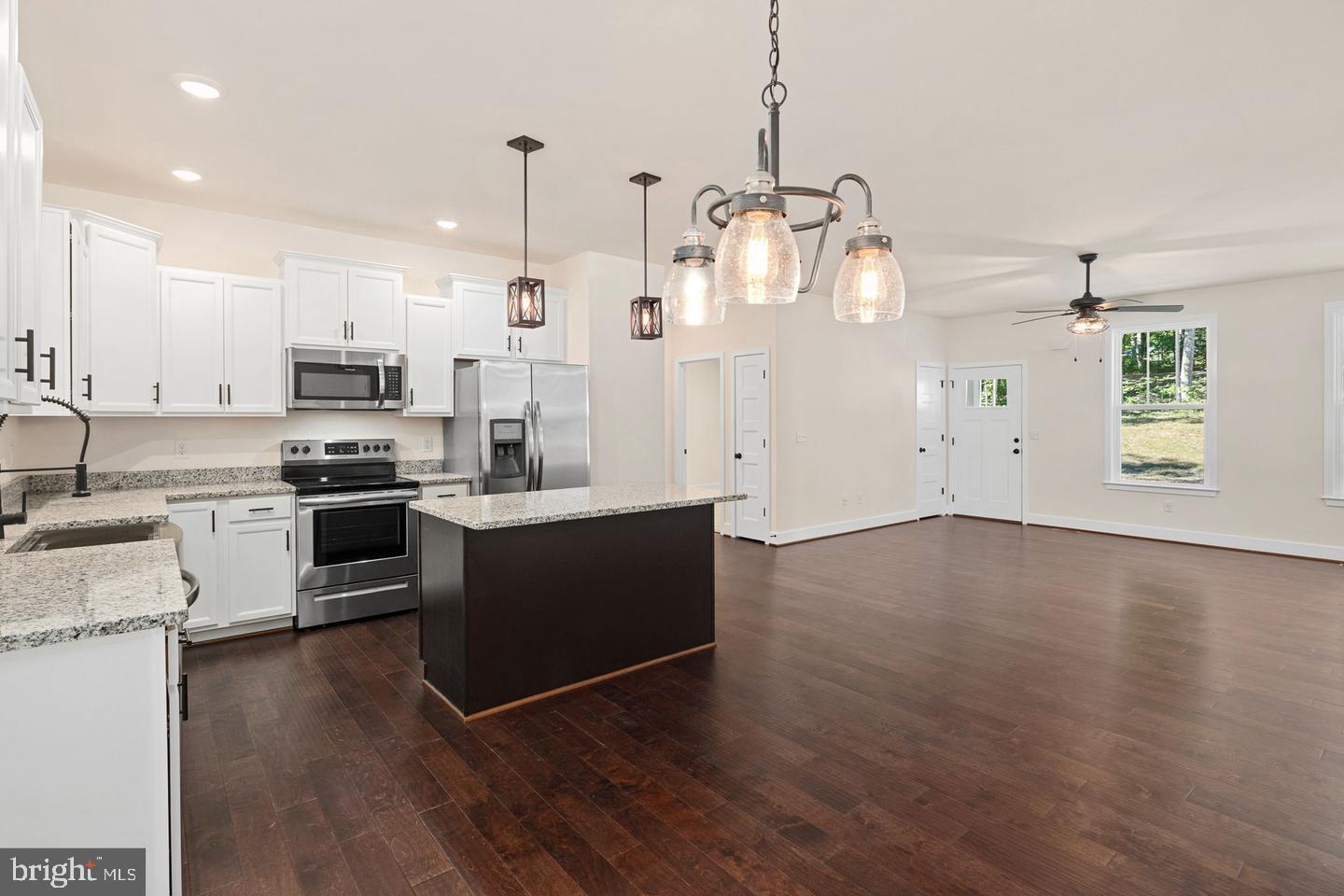 LAKE WILDERNESS - Residential Lease