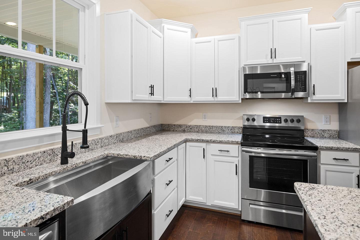 LAKE WILDERNESS - Residential Lease