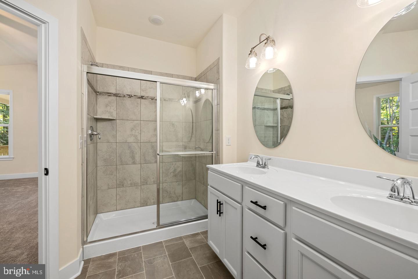 LAKE WILDERNESS - Residential Lease