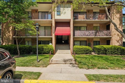 Photo of 13215 Dairymaid Drive, GERMANTOWN, MD 20874 (MLS # MDMC2230710)
